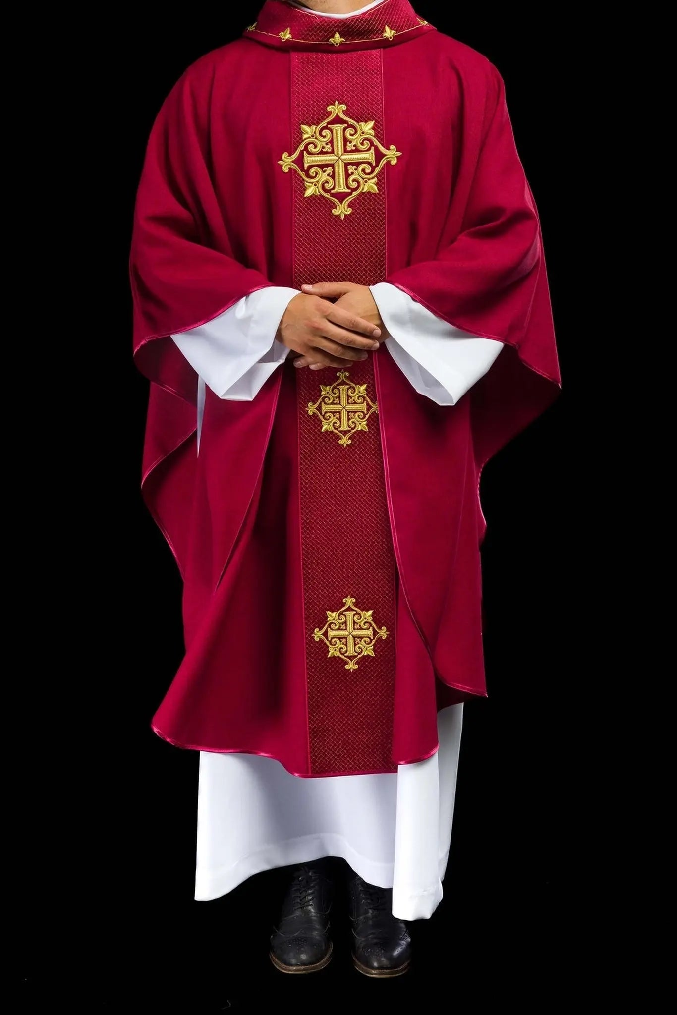 Chasuble with red velvet belt and cross embroidery