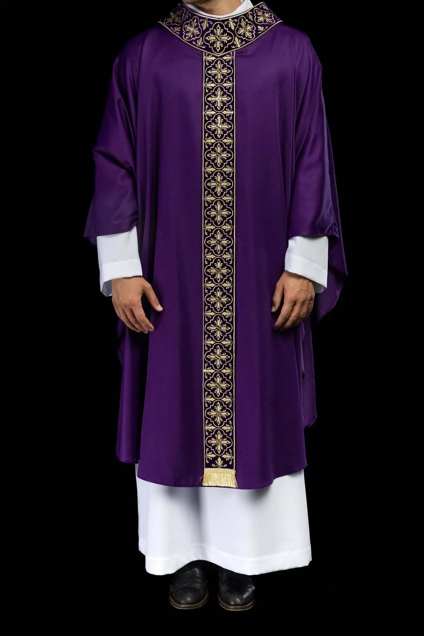 Purple chasuble decorated with 500 stones with narrow band