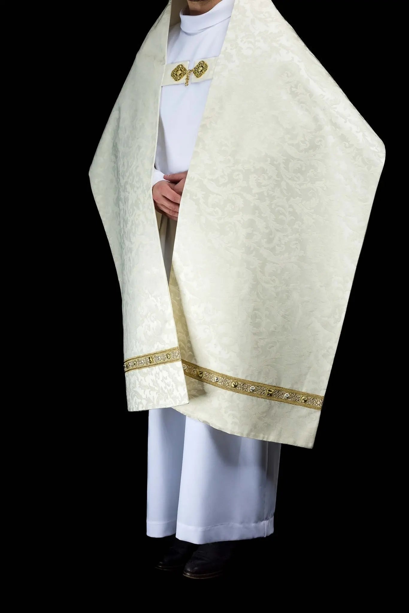 Ecru Humeral Veil with Paschal Lamb Embroidery