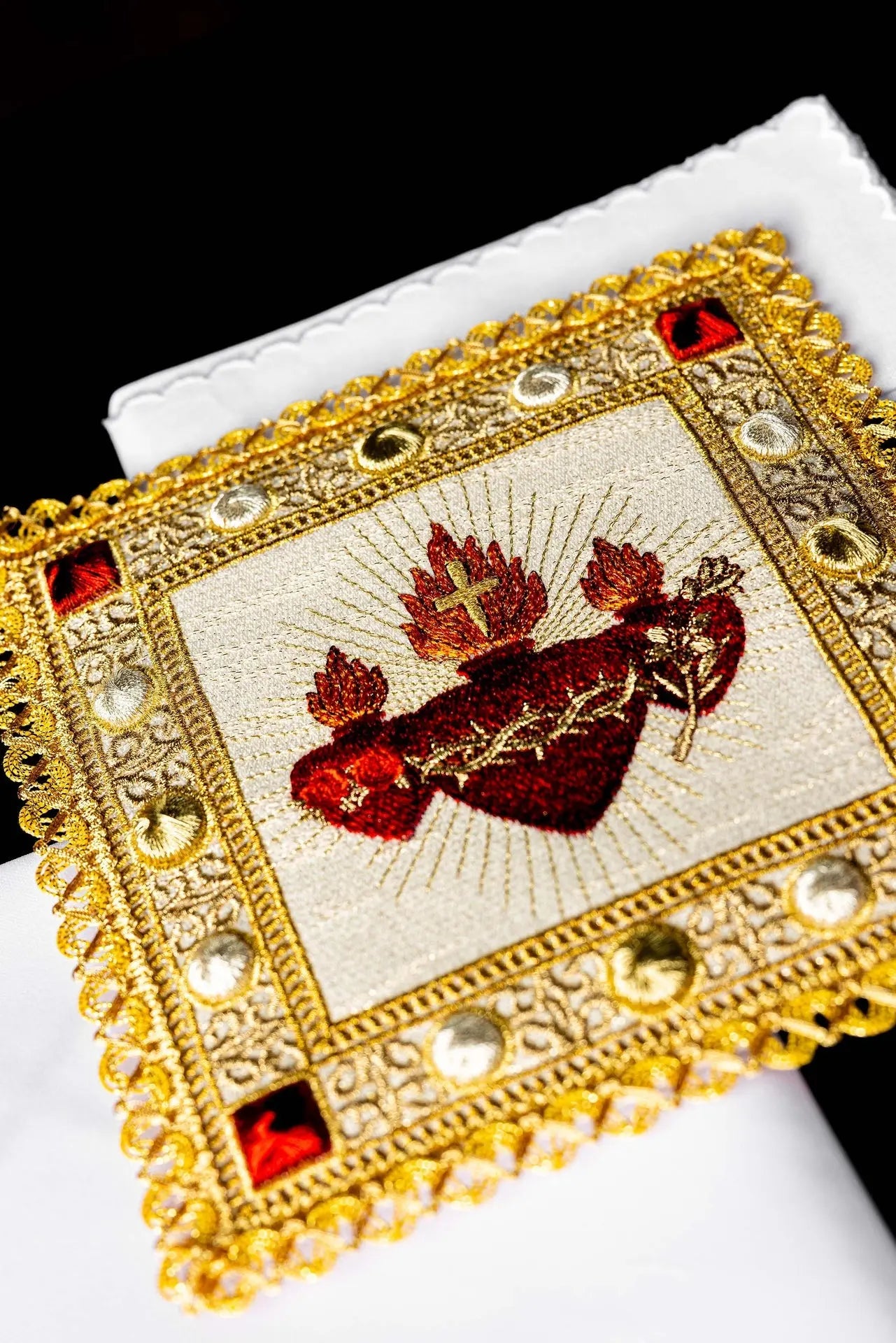 Chalice Linen Set with Embroidery of the Three Sacred Hearts