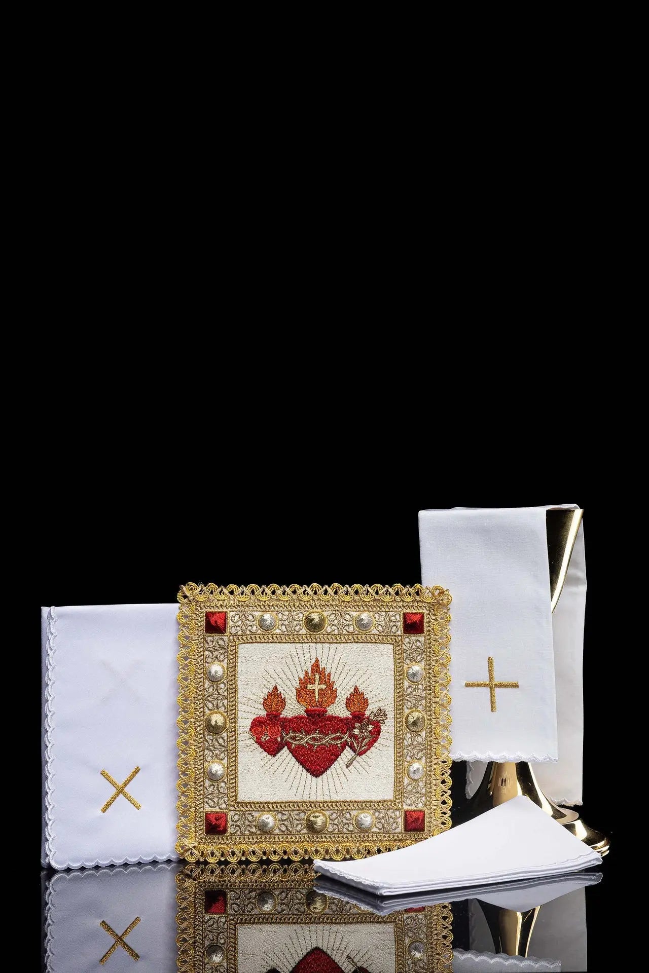 Chalice Linen Set with Embroidery of the Three Sacred Hearts