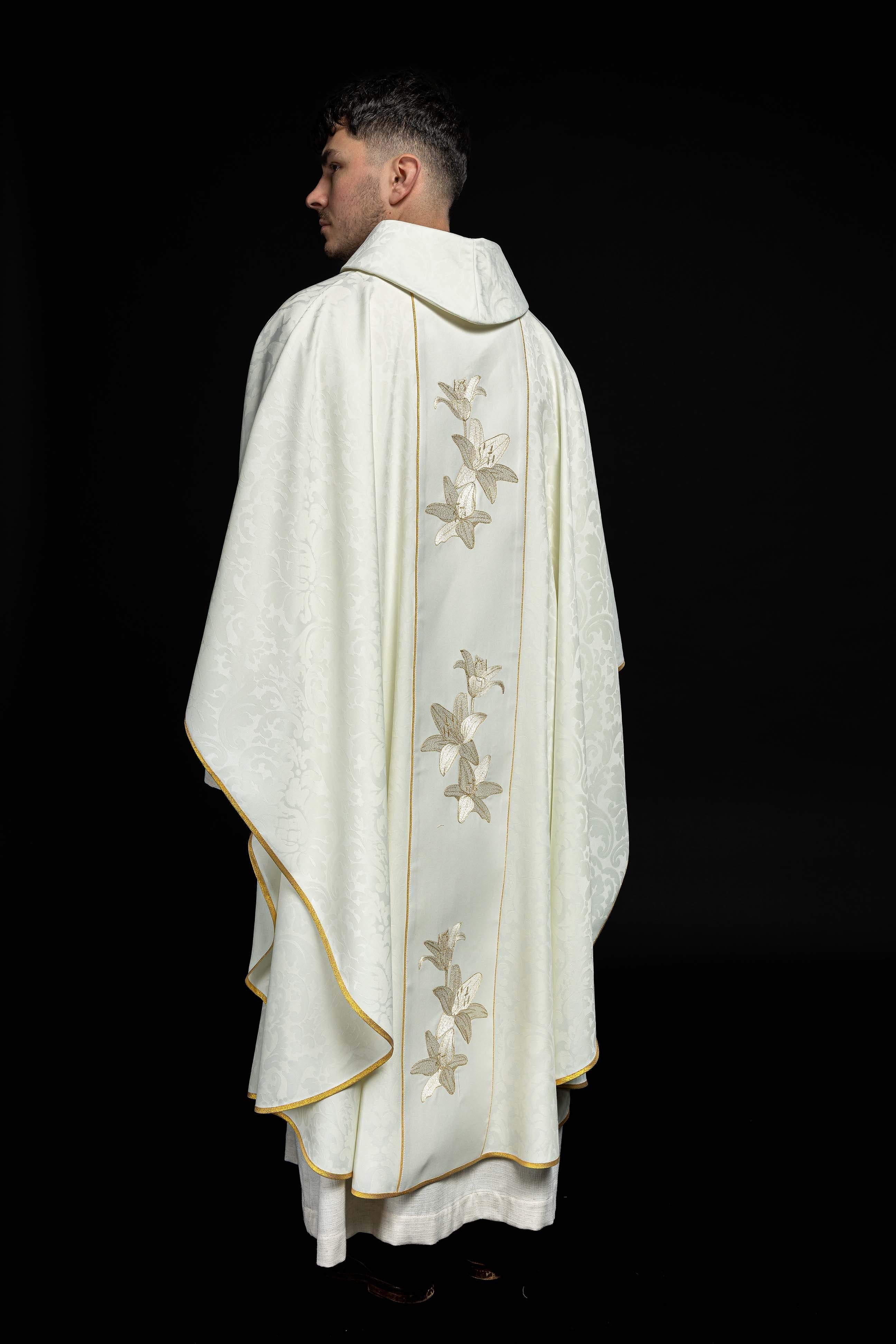 Maryjny Ornat liturgiczny z haftowanymi liliami - ORNATY.PL
