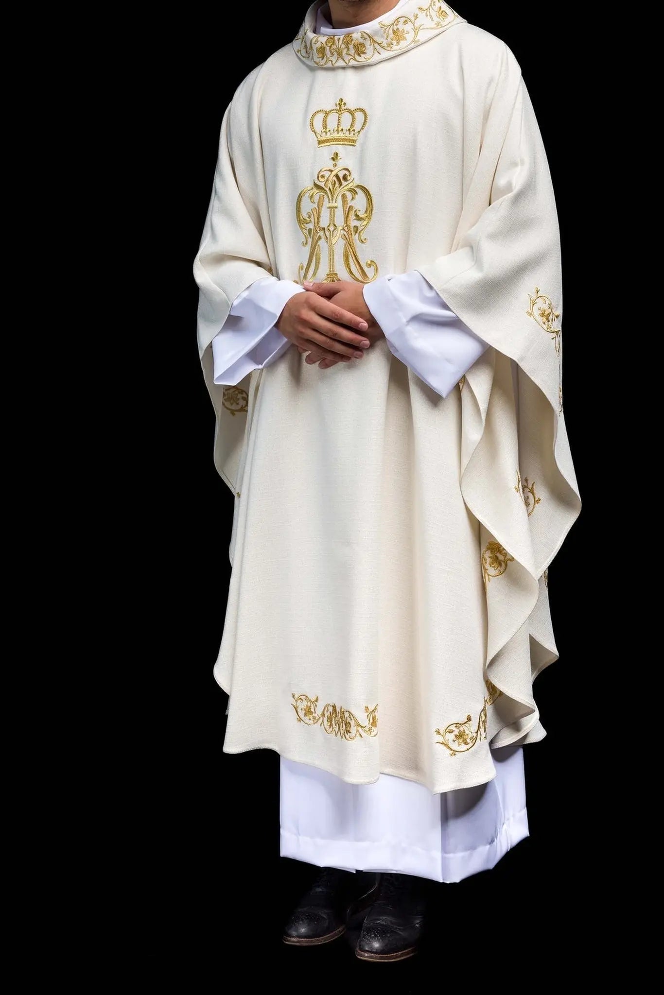 Liturgical chasuble with embroidered Marian Coat of Arms and Crown