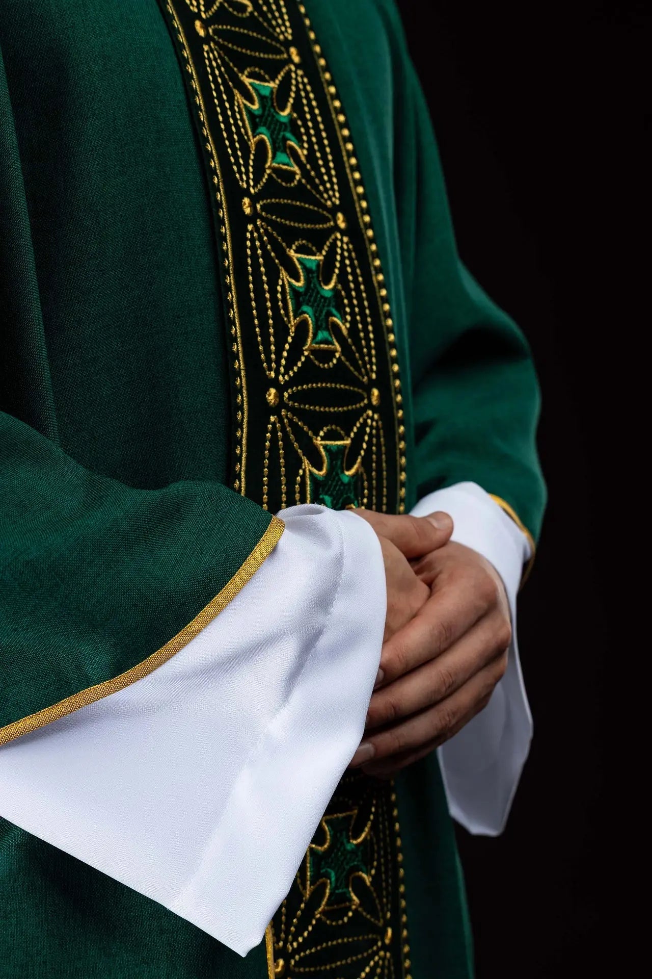 Liturgical chasuble with richly decorated belt in crosses in green