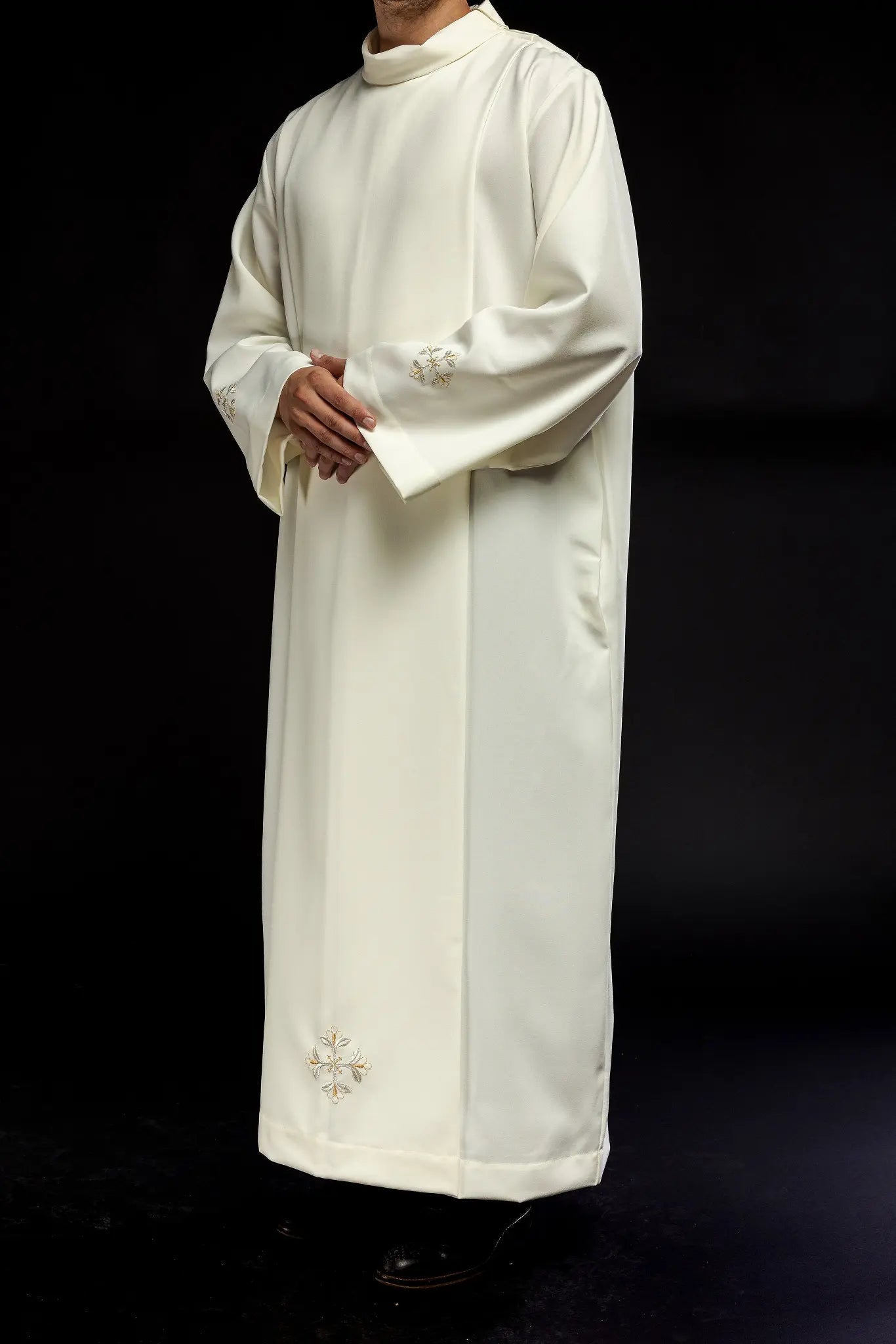 Turtleneck priest's robe decorated with ecru embroidery