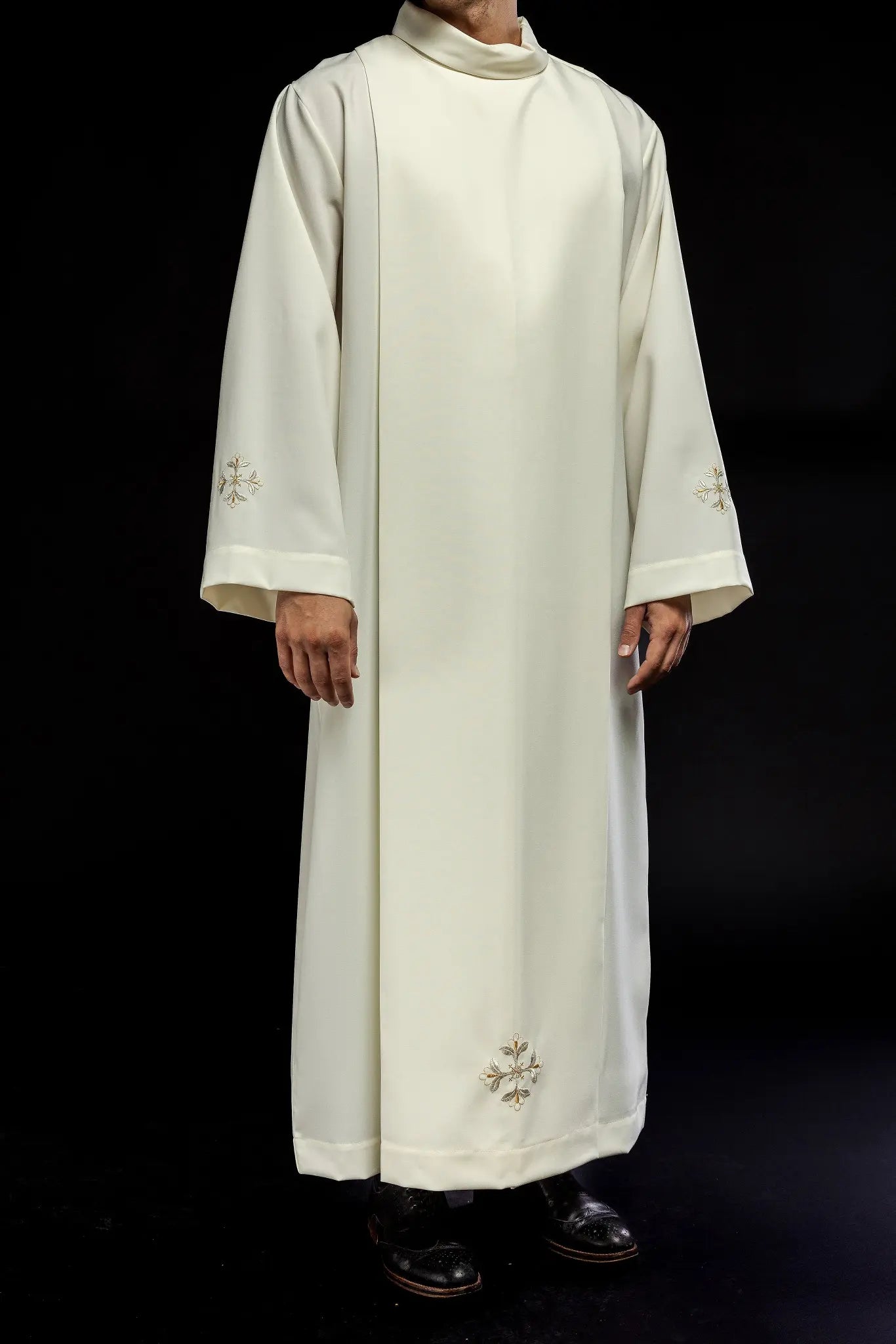 Turtleneck priest's robe decorated with ecru embroidery