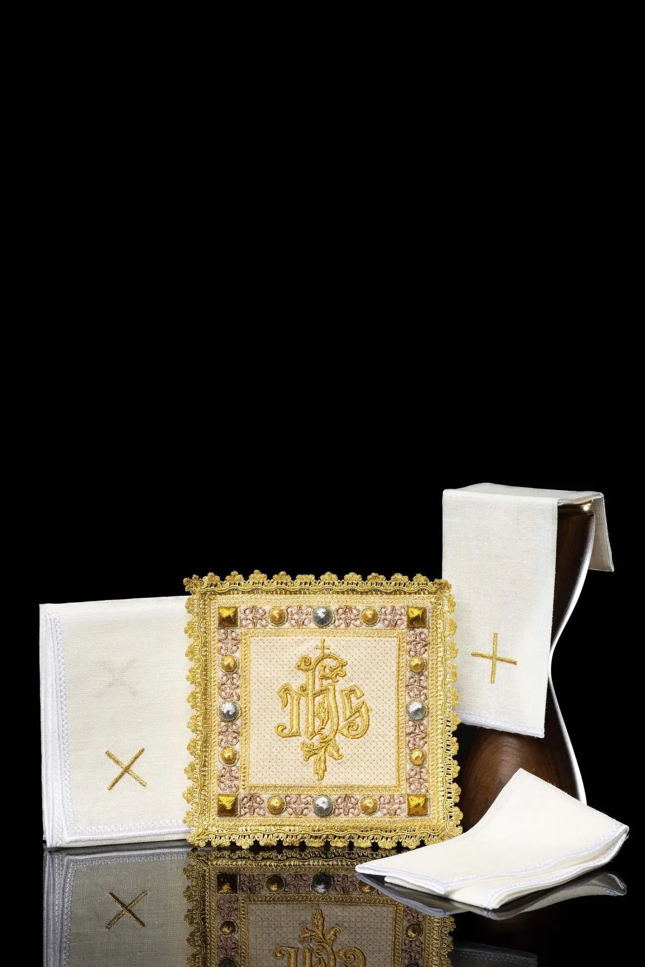 Velvet Chalice Set in Ecru with Embroidered IHS Symbol