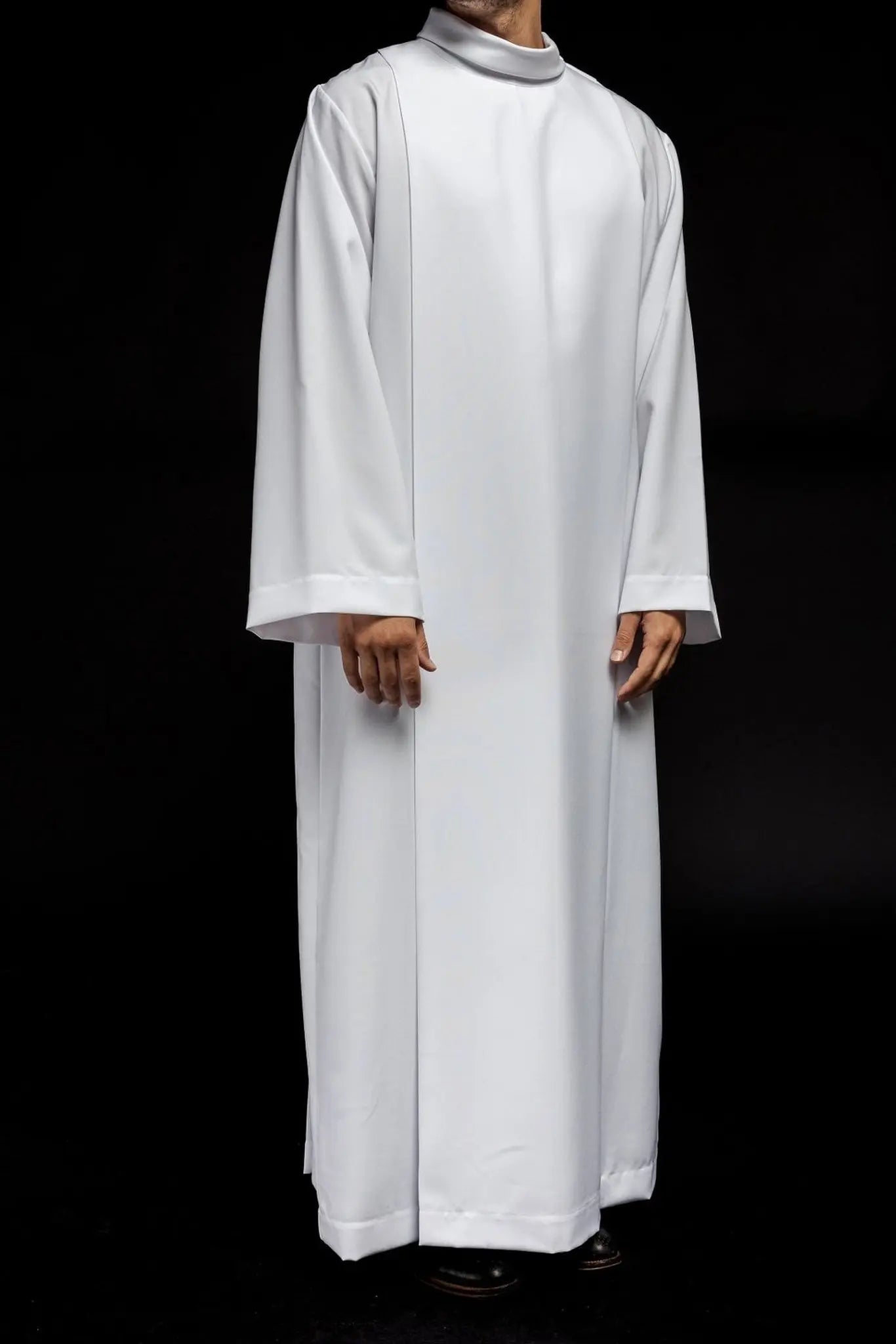 Plain turtleneck priest's robe White