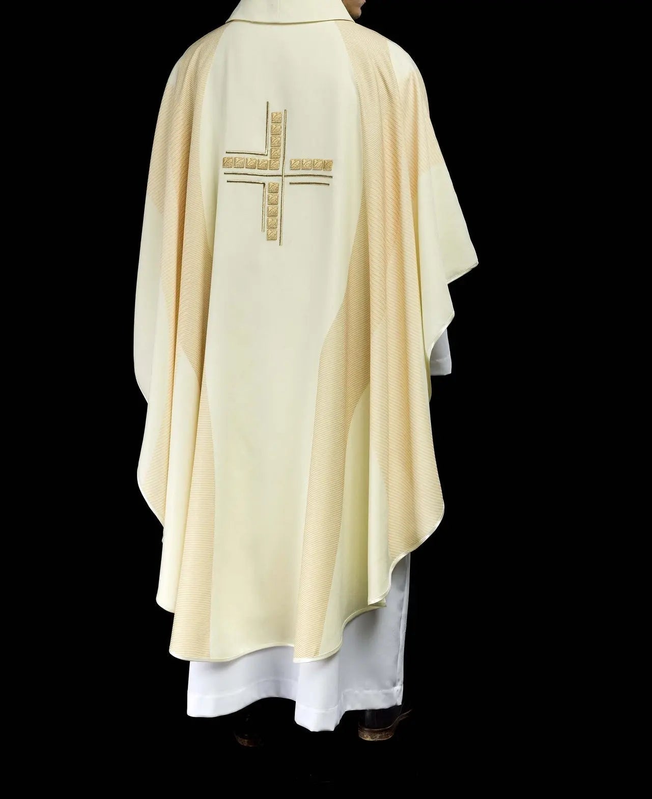 Chasuble in ecru with embroidered Cross - HAFTINA ATELIER