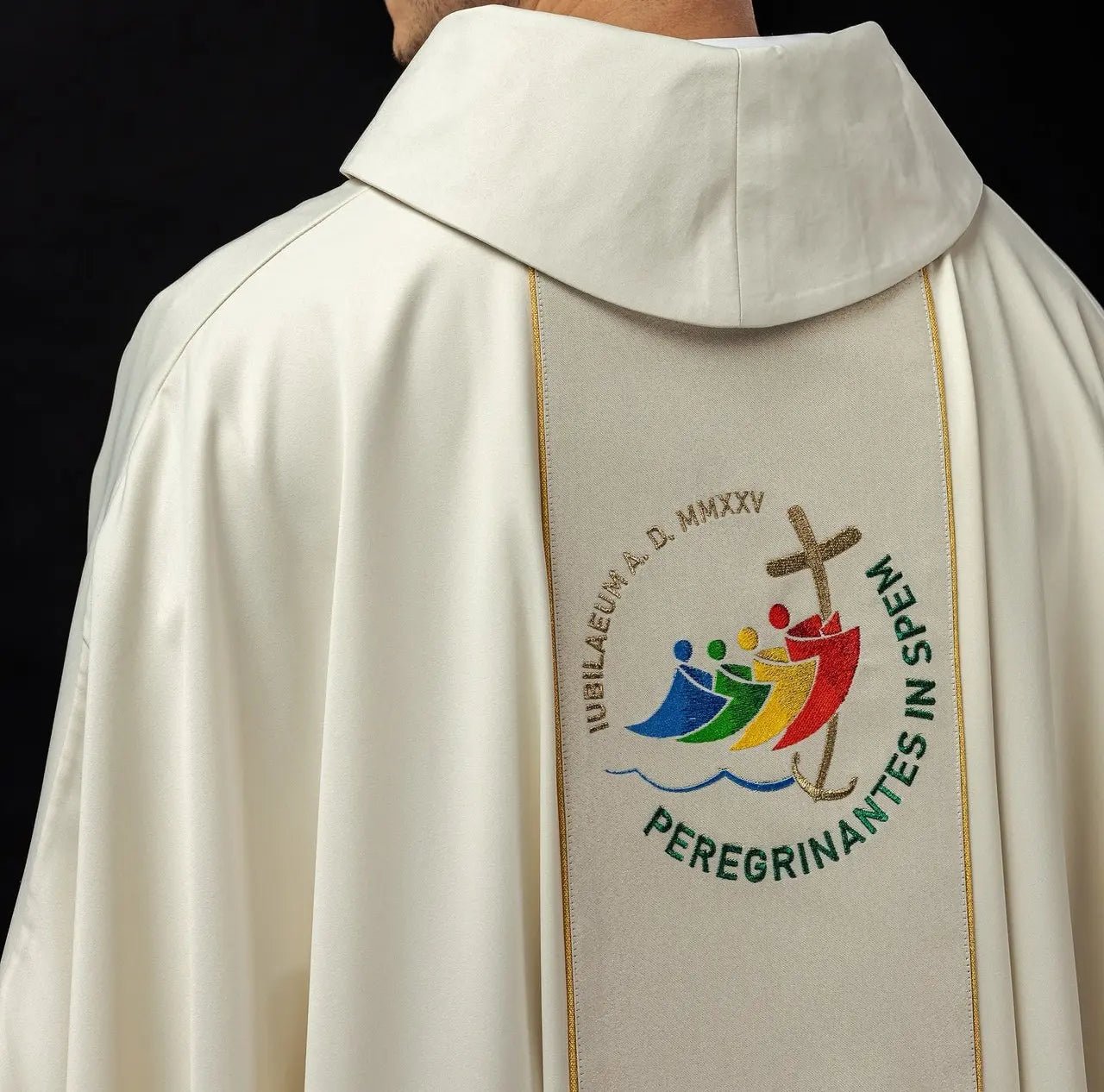 Chasuble with embroidered belt with jubilee logo ecru JUBILEE ROME 2025 - HAFTINA ATELIER