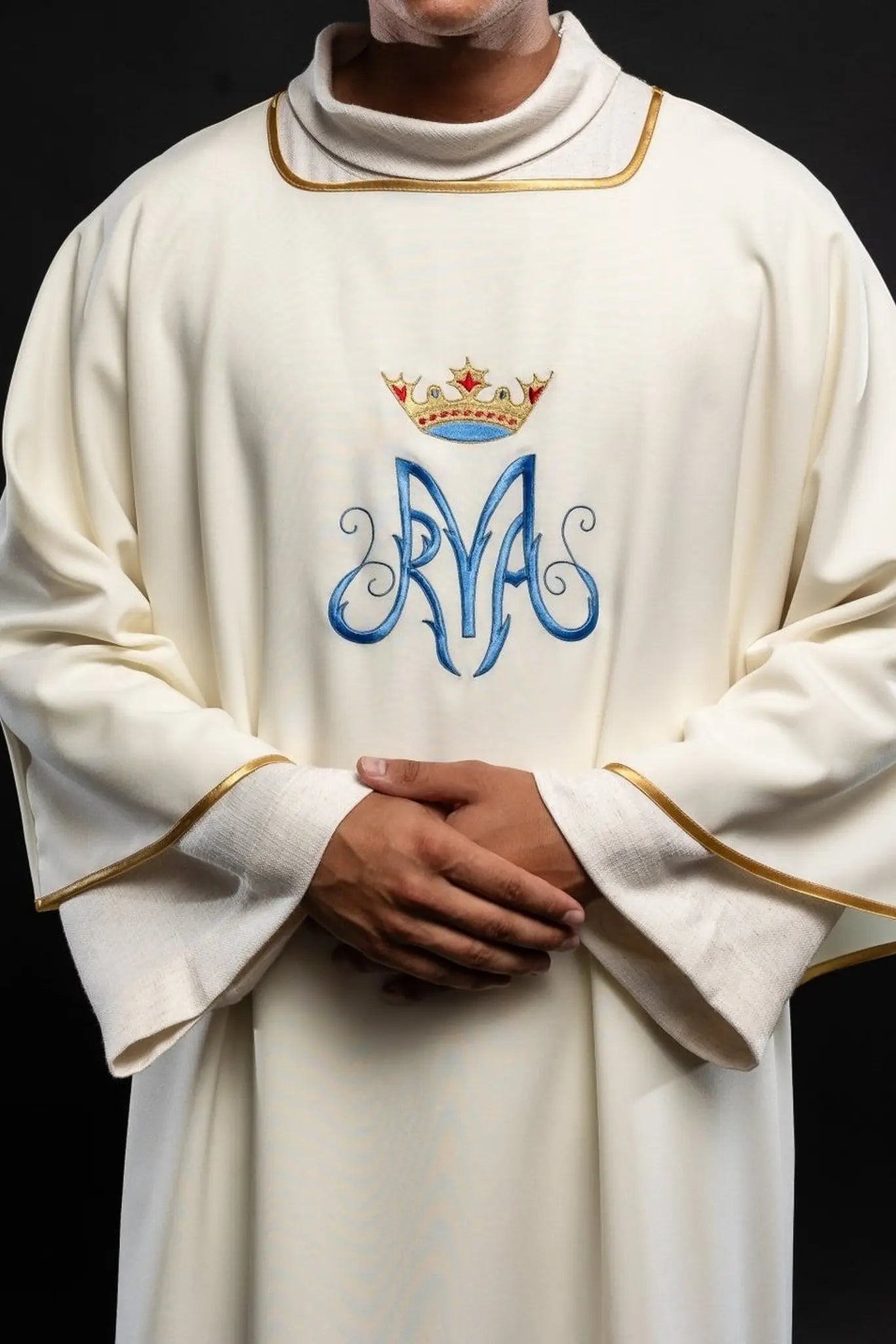 Dalmatics with Marian embroidery