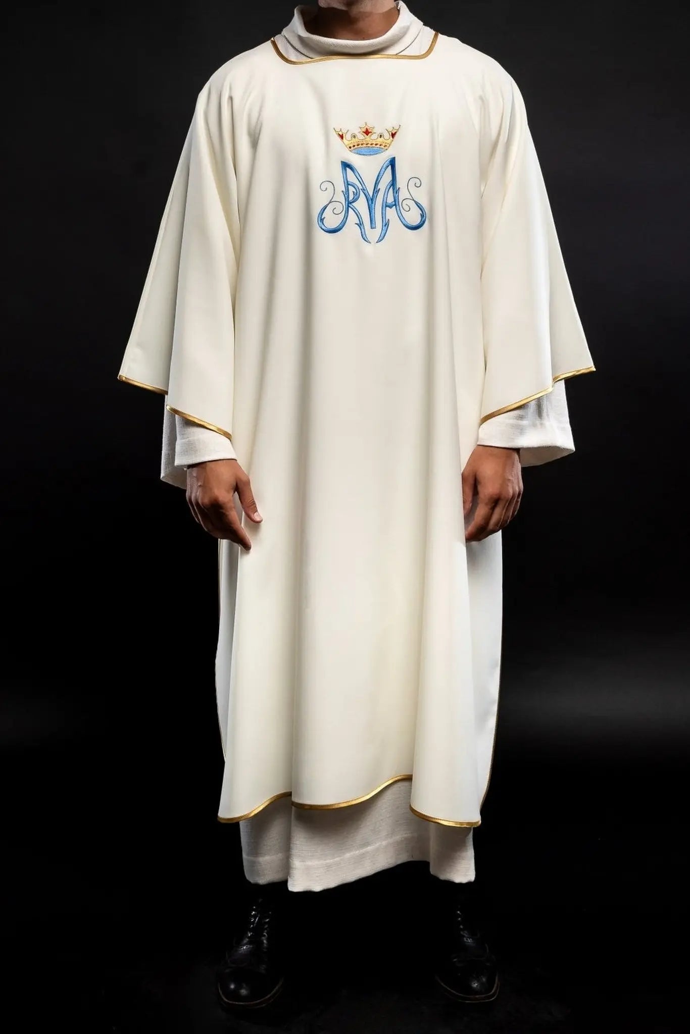 Dalmatics with Marian embroidery