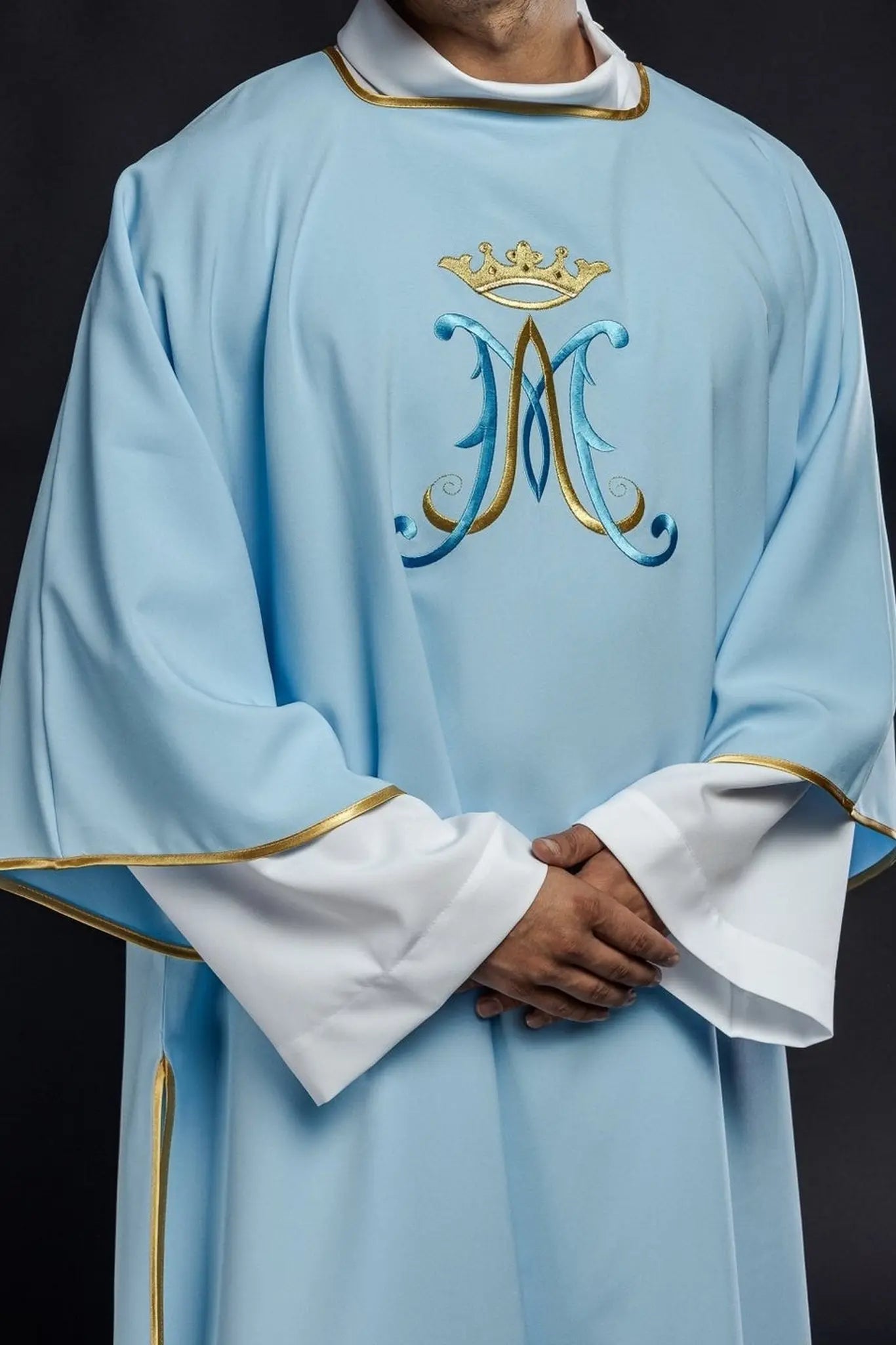 Dalmatica with Marian embroidery blue