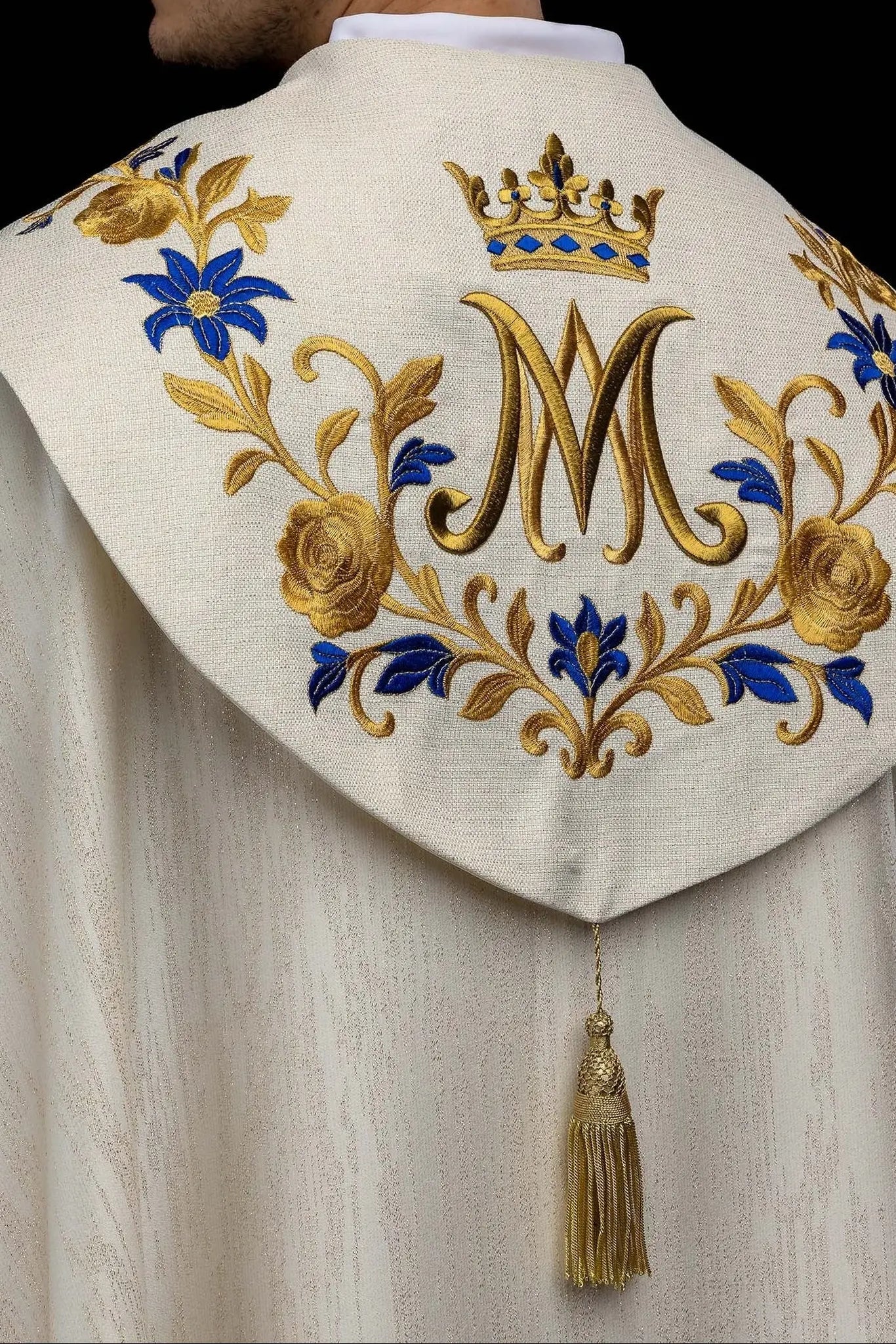 Ecru embroidered cope with Marian symbol - HAFTINA ATELIER