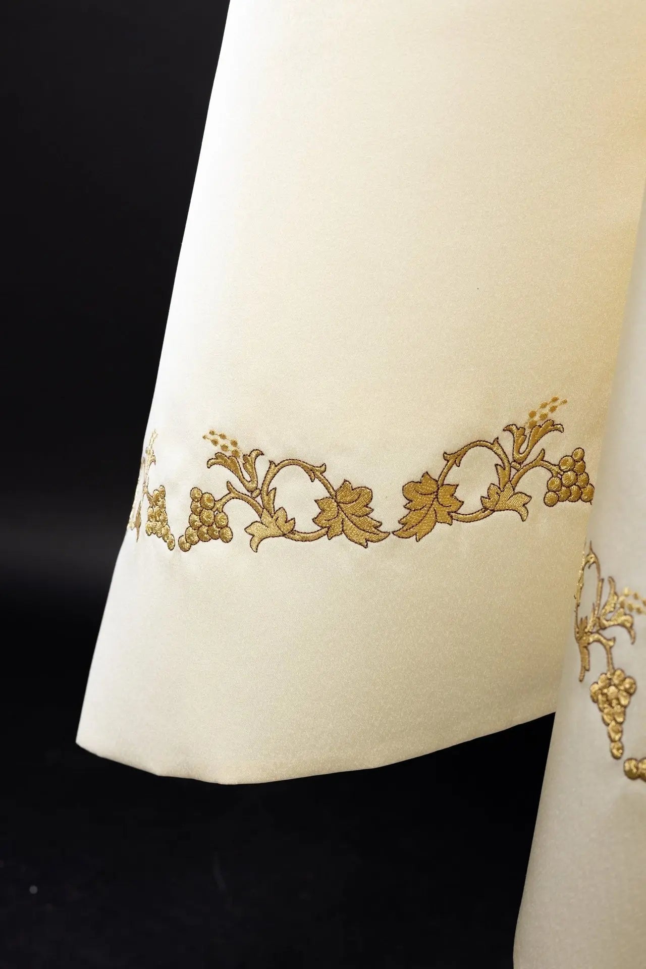 Ecru Liturgical Shoulder Veil with Embroidered Chalice Motif