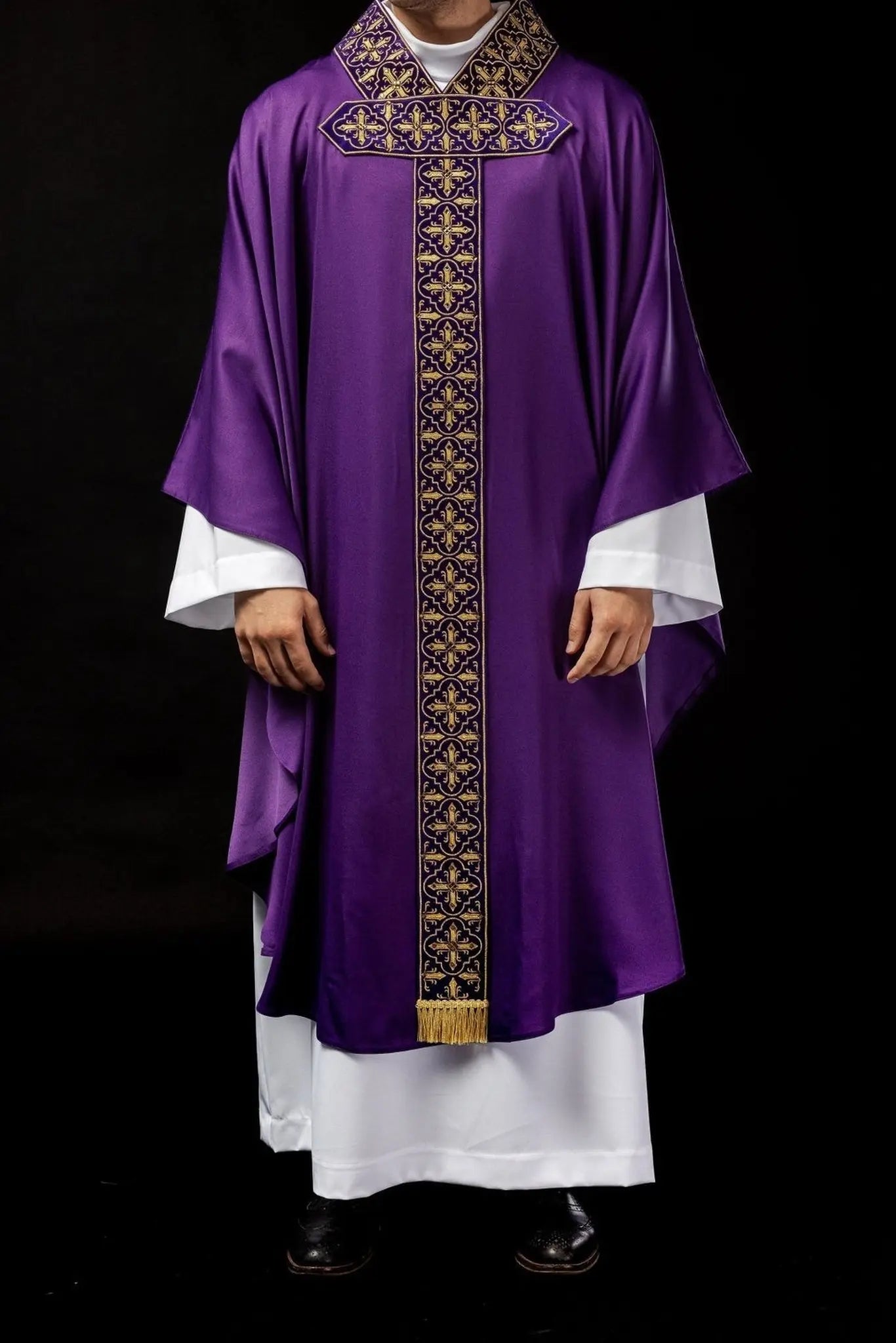 Purple chasuble decorated with five hundred decorative stones