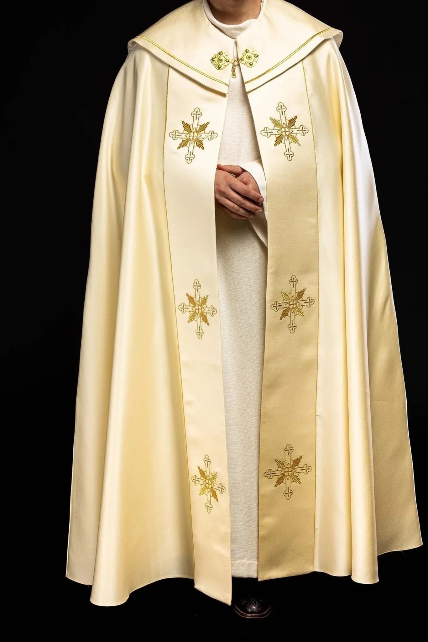 Eucharistic cape IHS monogram