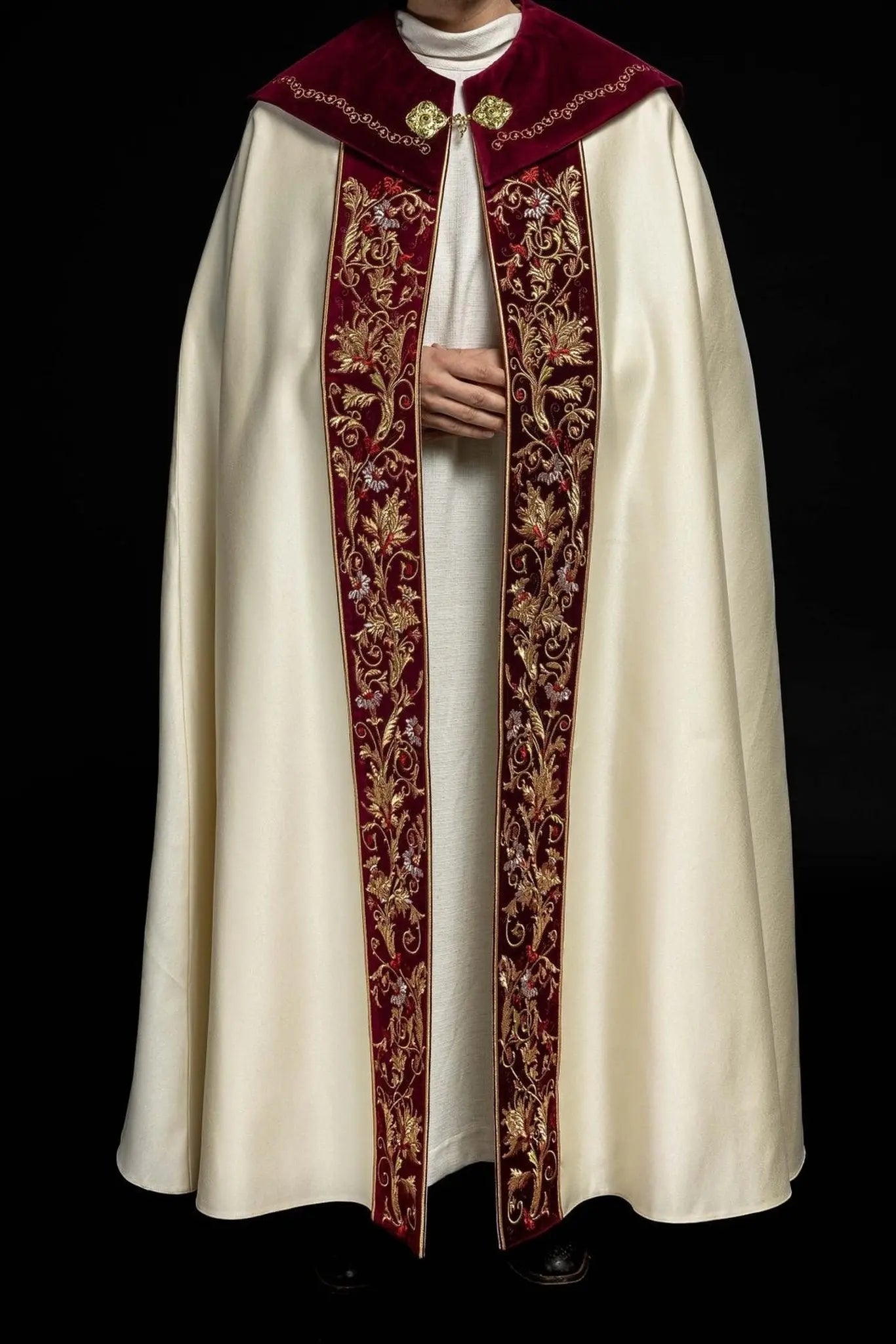 Embroidered cape on velvet IHS ecru
