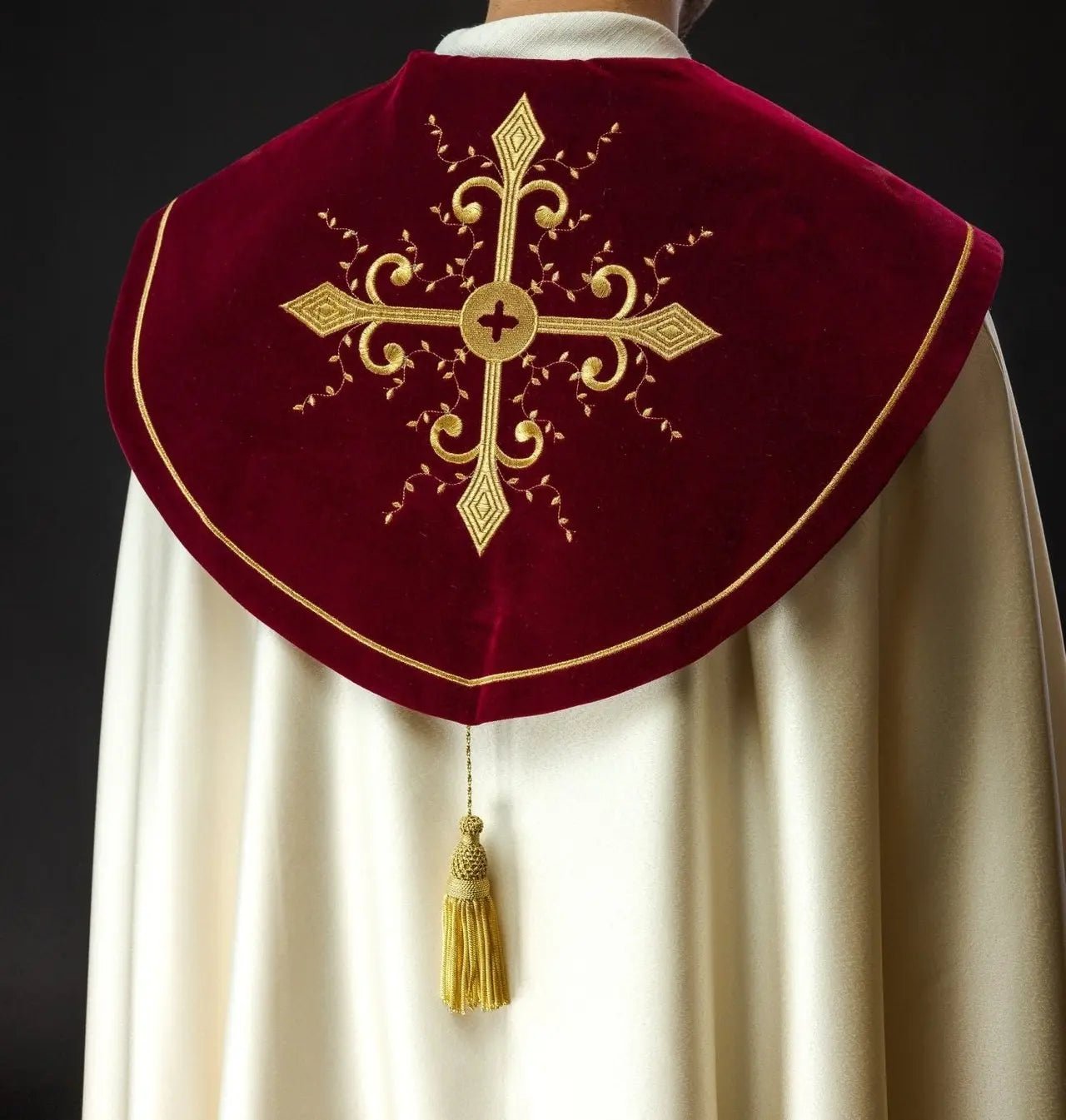 Embroidered liturgical cape with maroon stripe