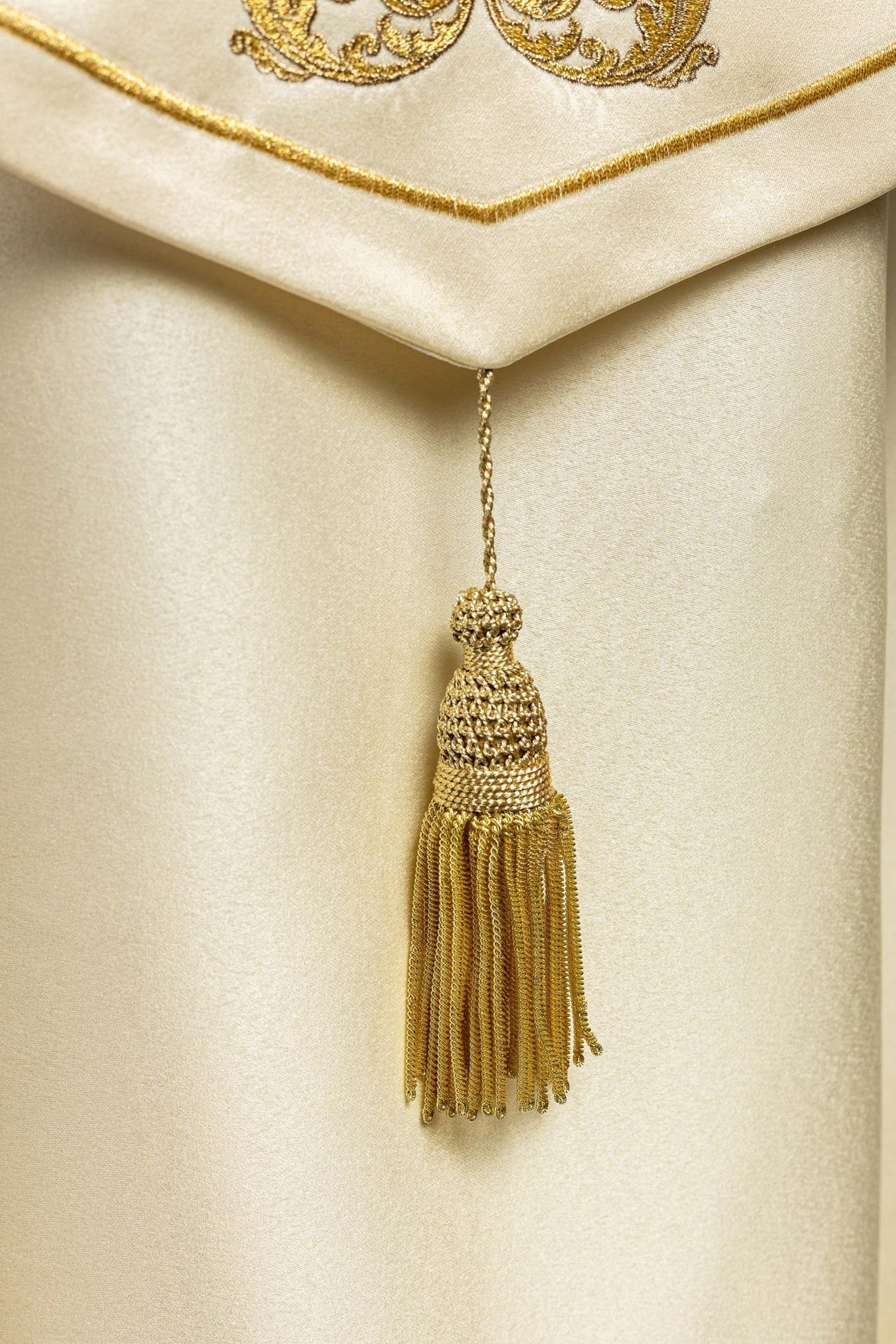 Kapa liturgiczna haftowany kielich i IHS ecru