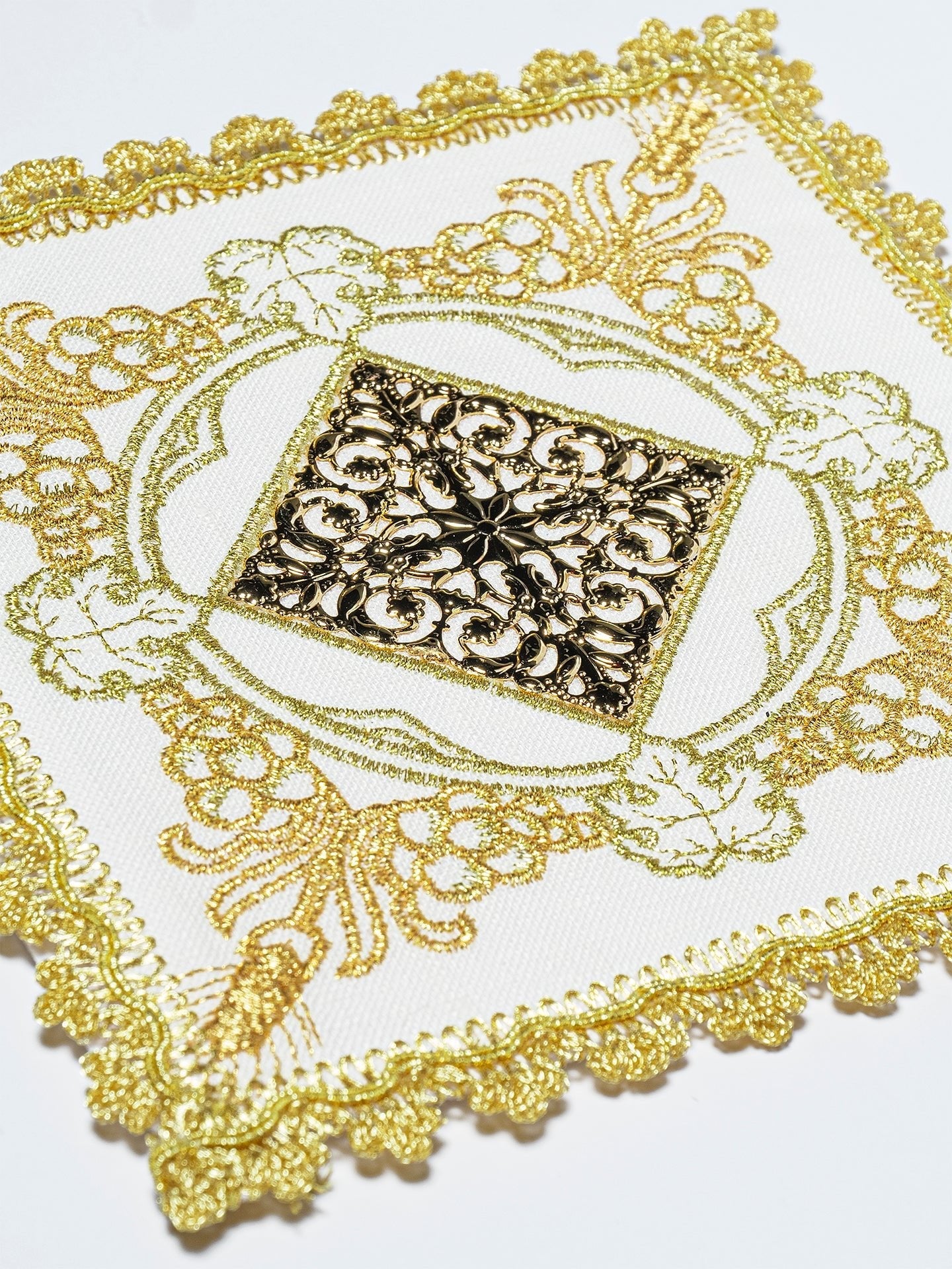 Komplet Kielichowy Bogato Haftowany Z IHS