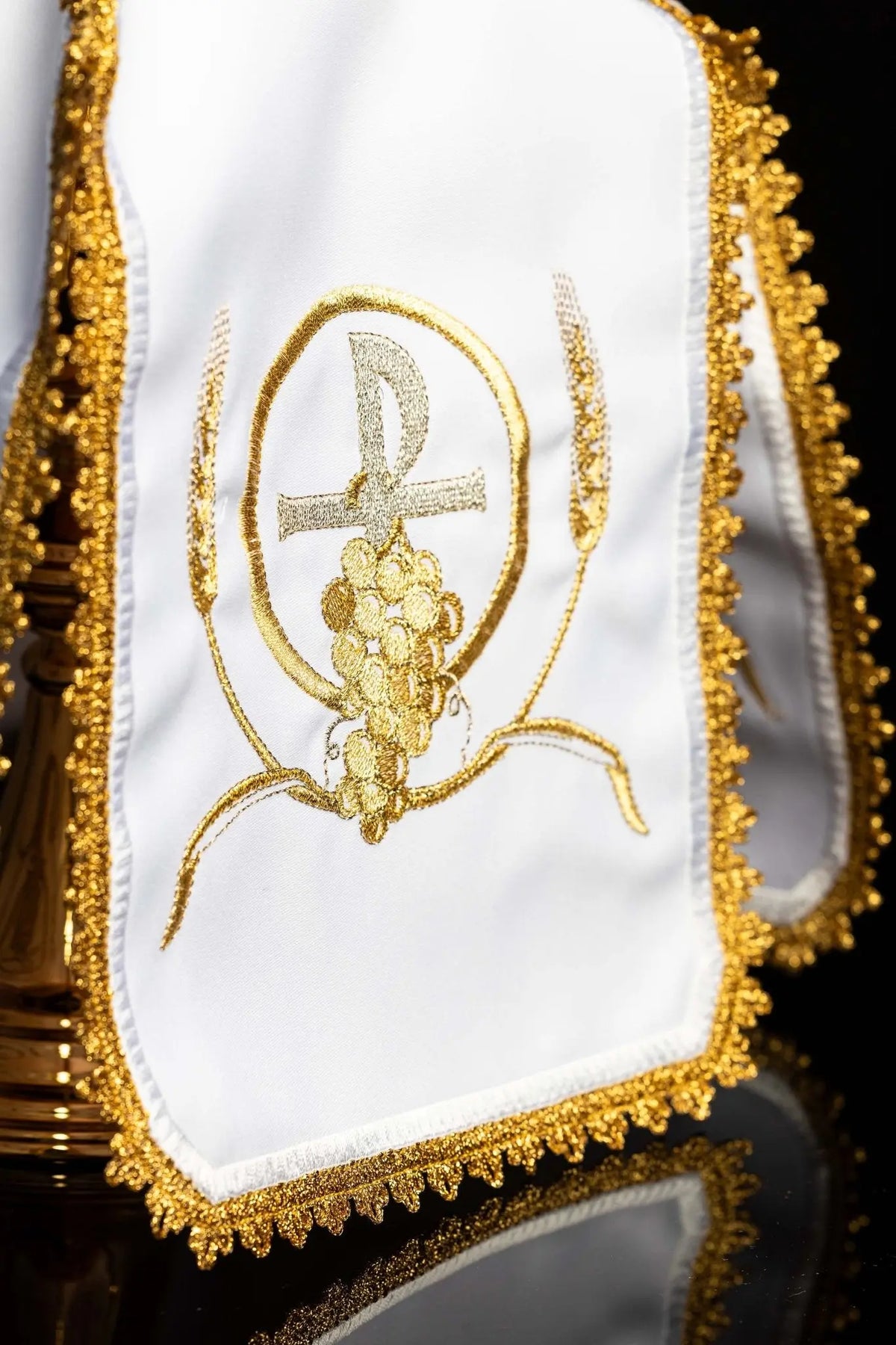 White ciborium veil with PAX, grapes and wheat embroidery, close-up view