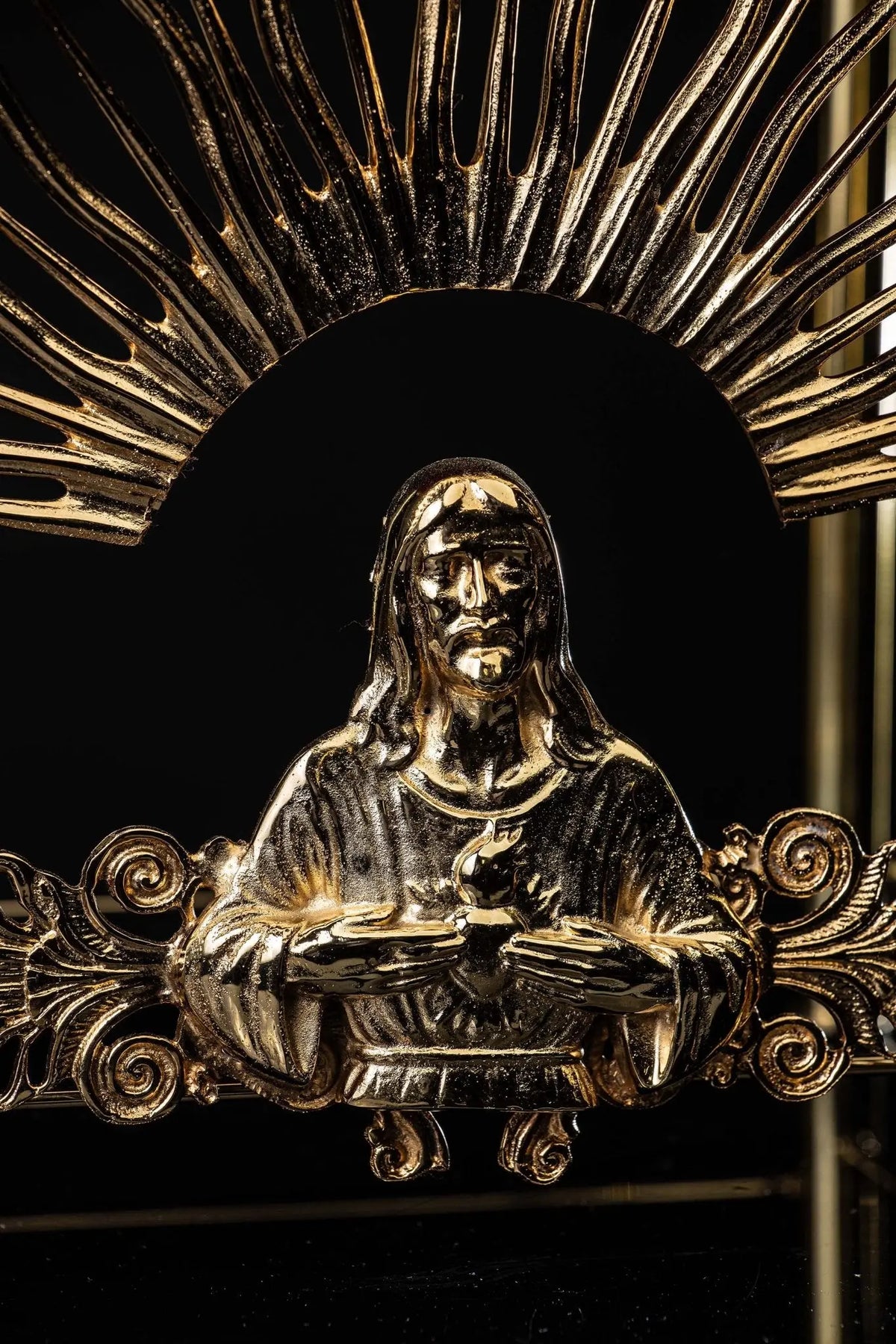 Gold Thabor Table with Christ, close-up of Christ motif