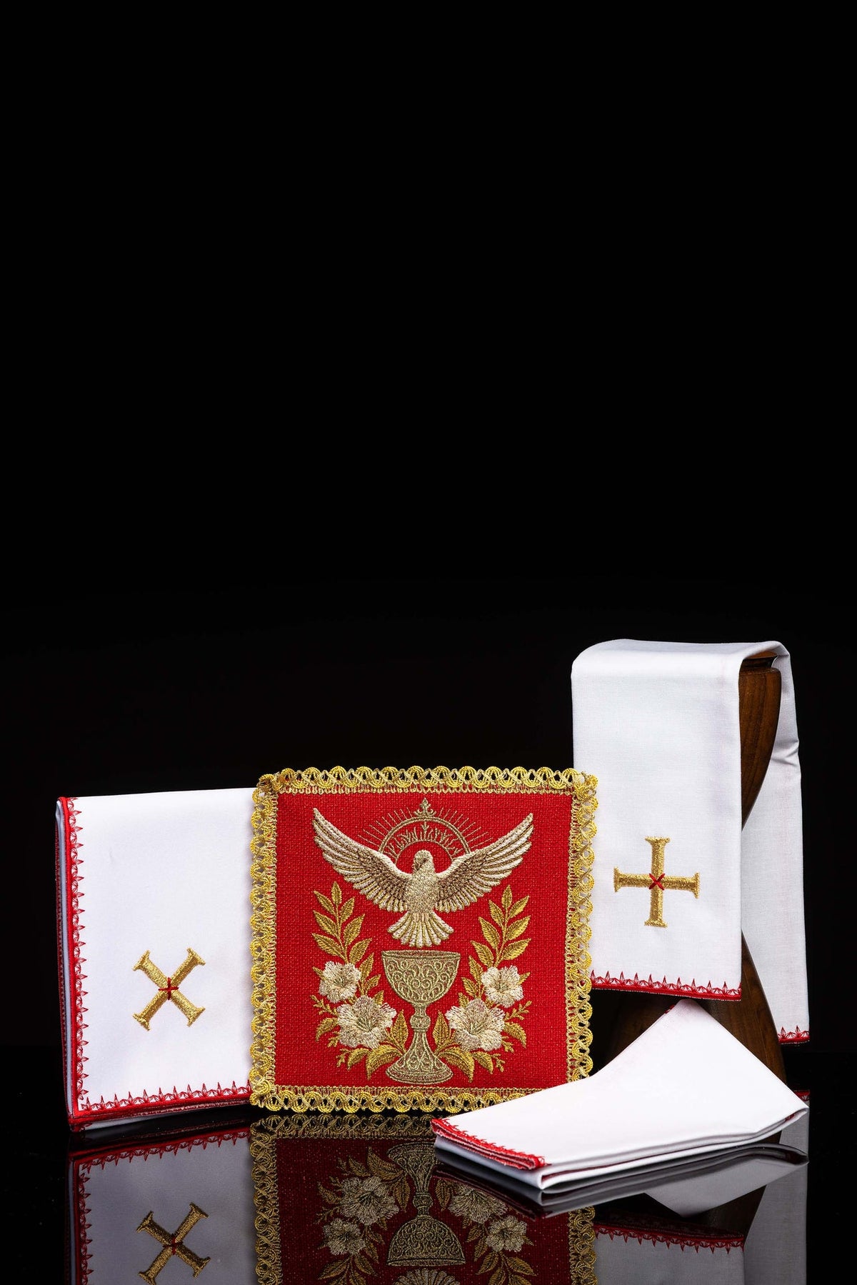Jogo de alfaias litúrgicas vermelho para Pentecostes com Espírito Santo, conjunto completo