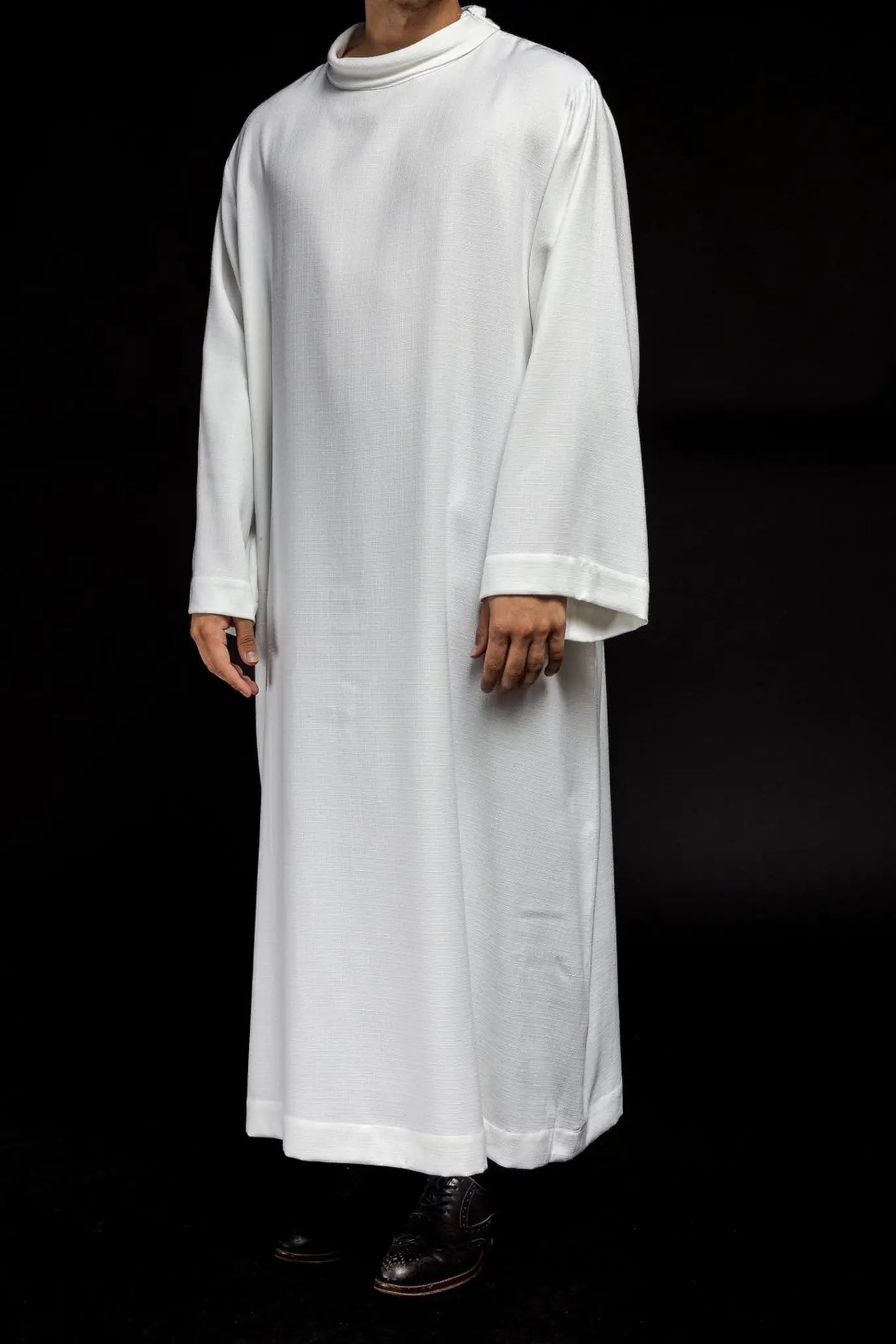 Linen priest's alb in natural weave fabric white