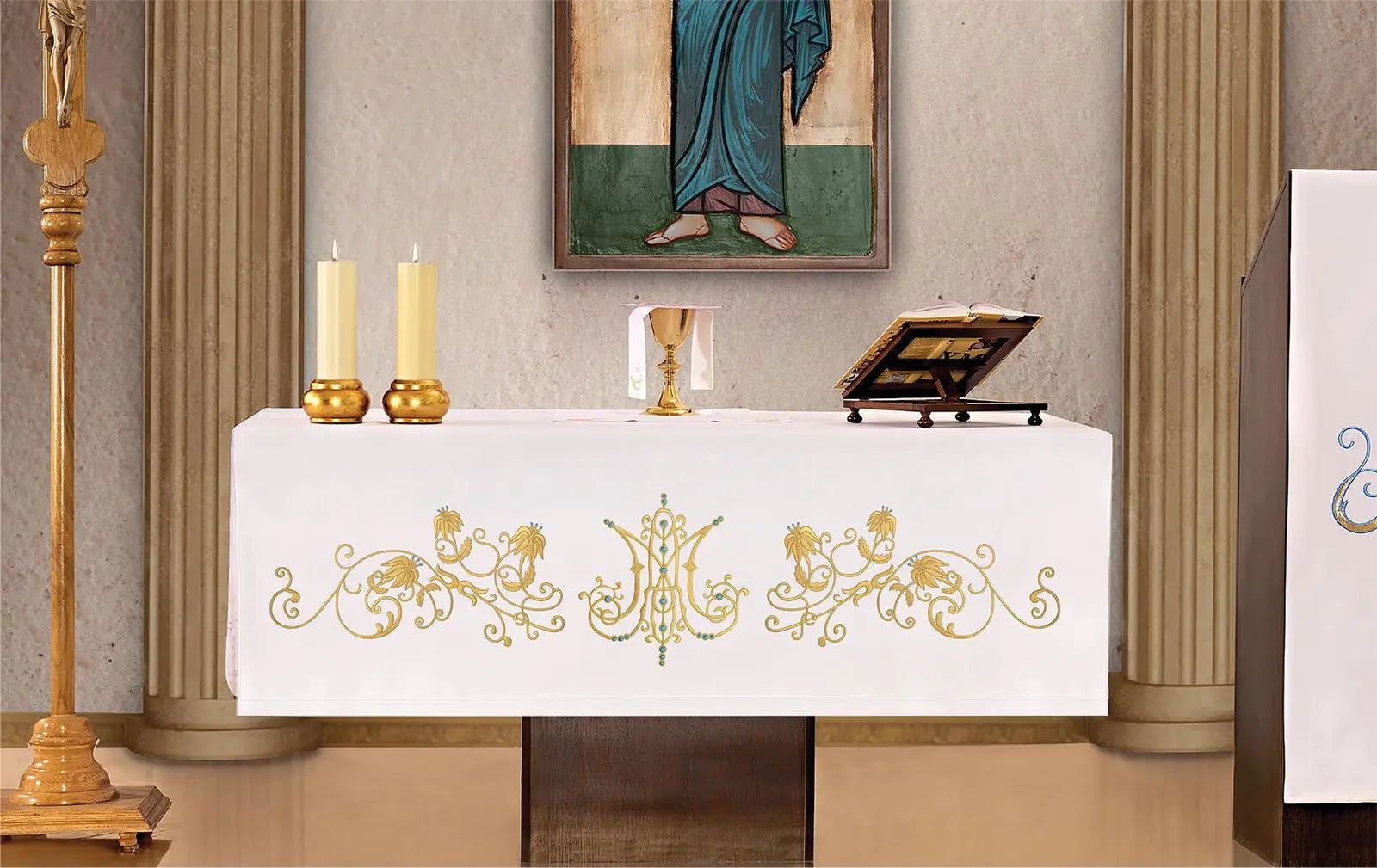 Altar cloth with frontal embroidery with Marian design