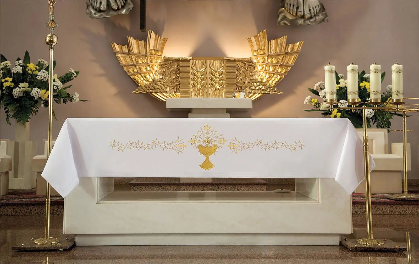 Altar cloth with gold front embroidery with host chalice design