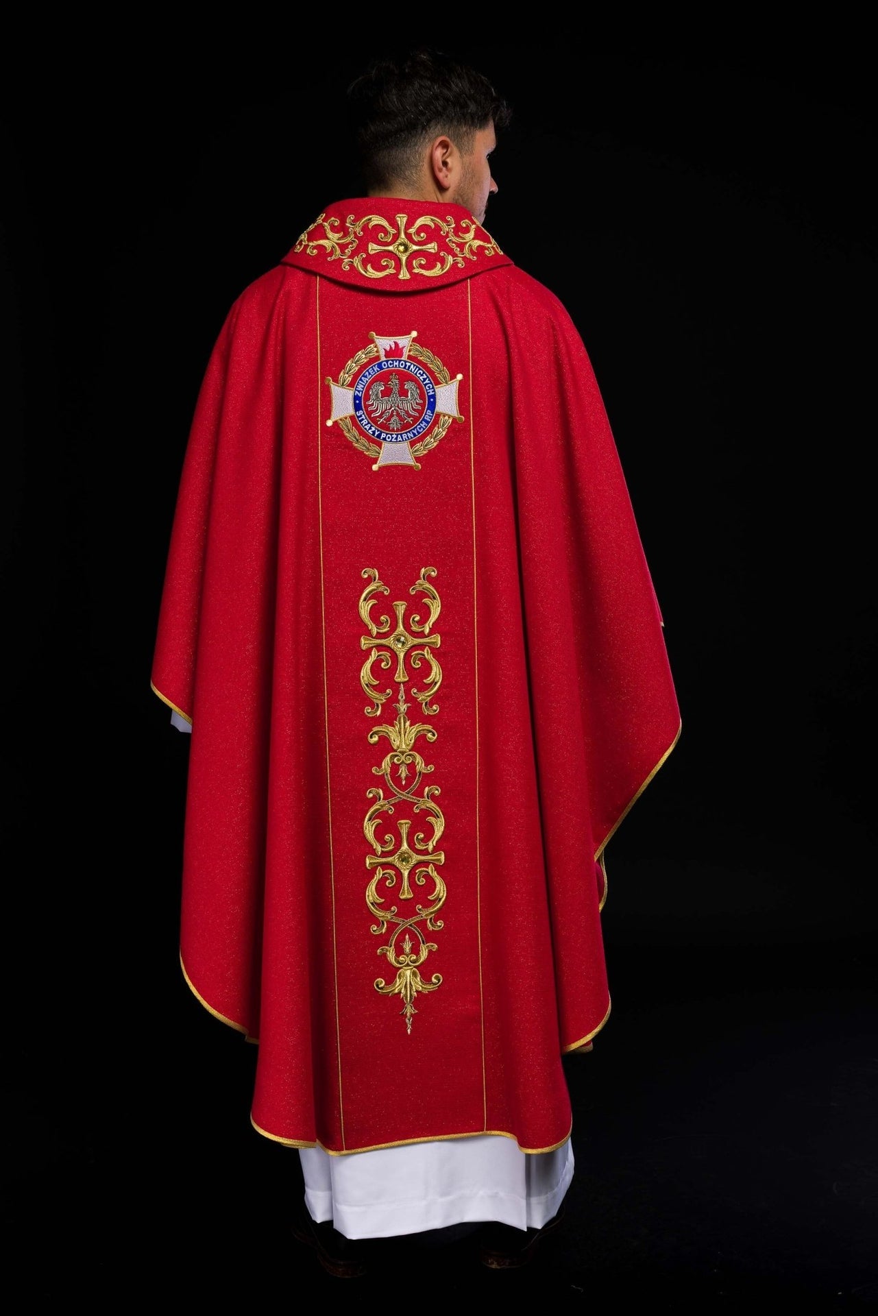 Ornat bogato haftowany z wizerunkiem Świętego Floriana