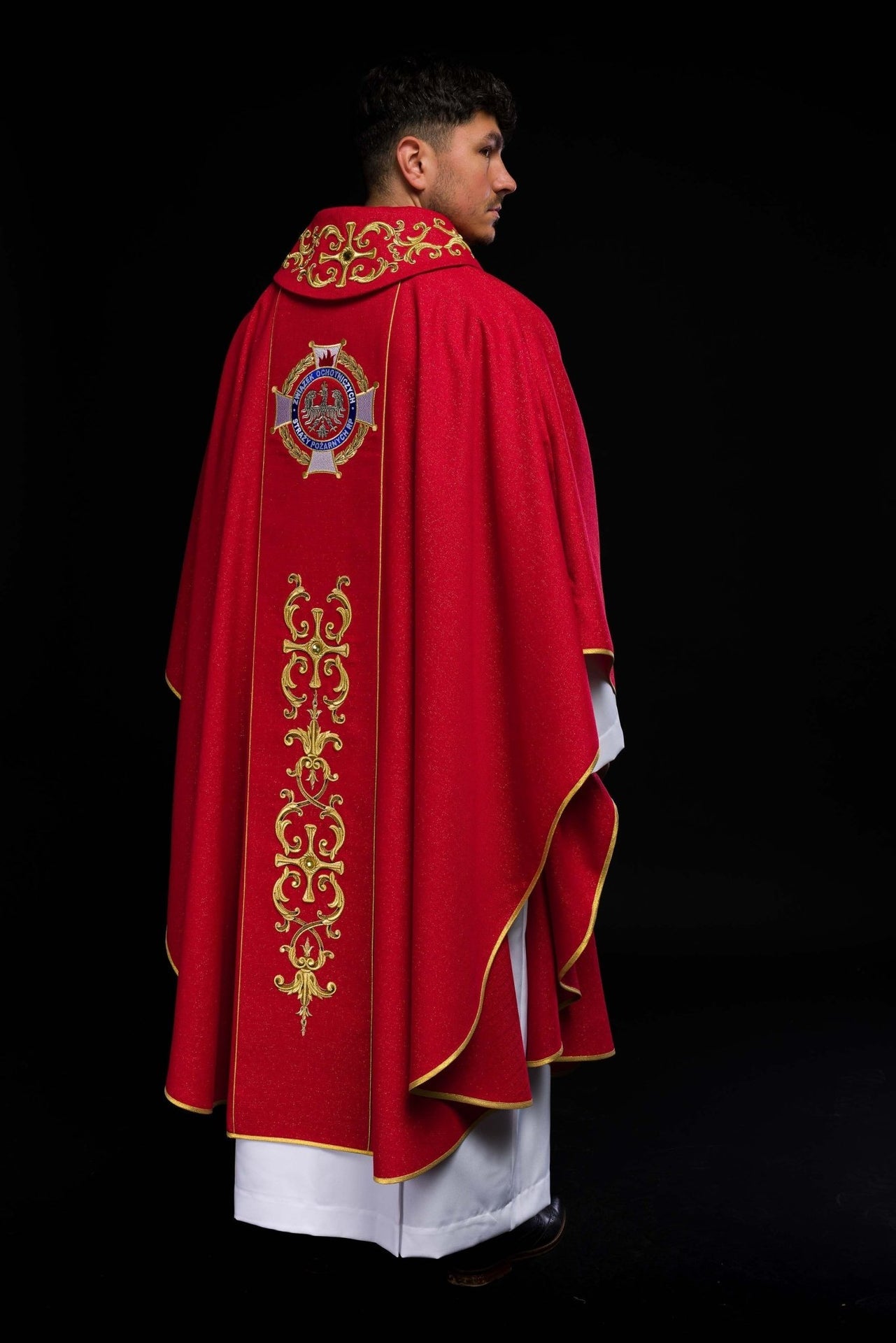 Ornat bogato haftowany z wizerunkiem Świętego Floriana