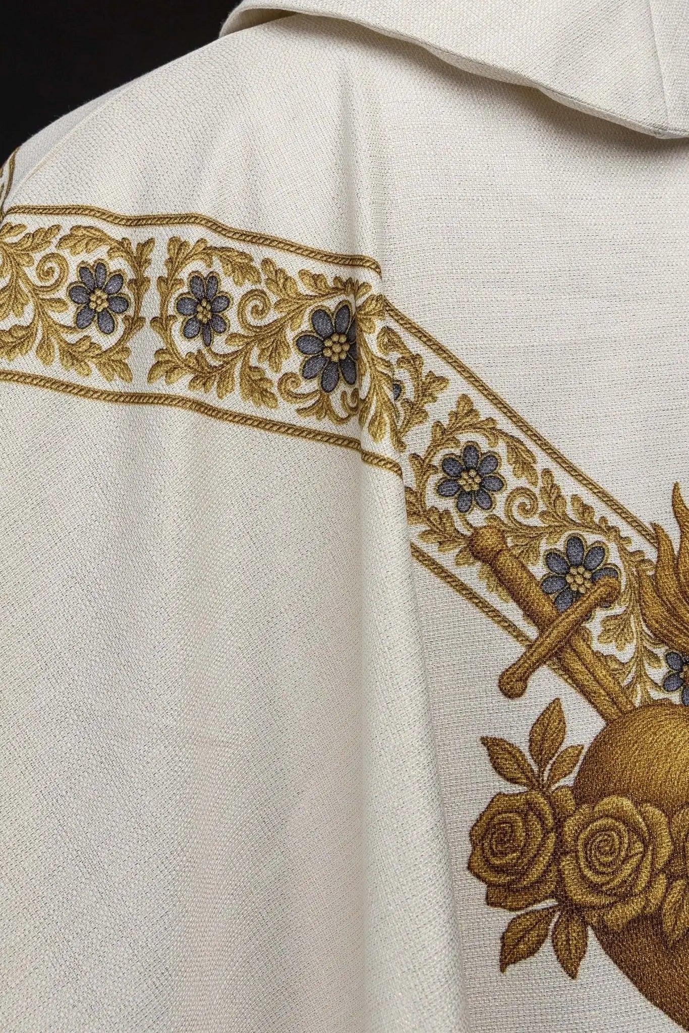 Ecru printed chasuble with an image of Our Lady of Fatima