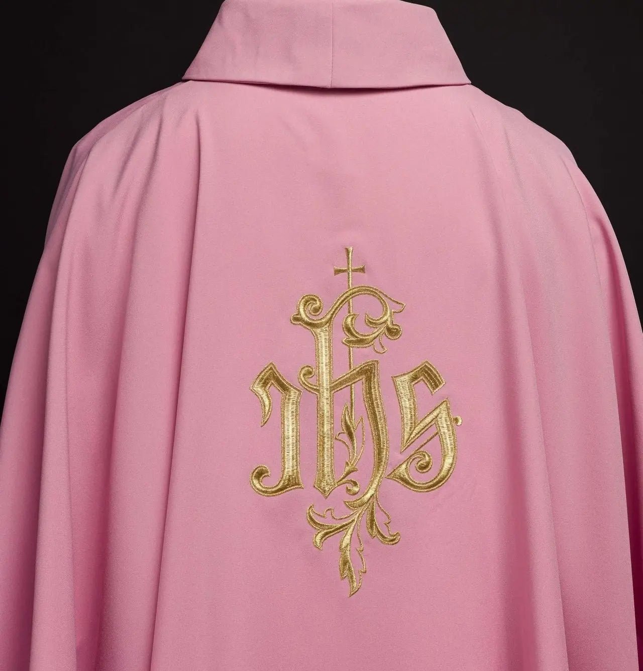 Casula bordada IHS em rosa