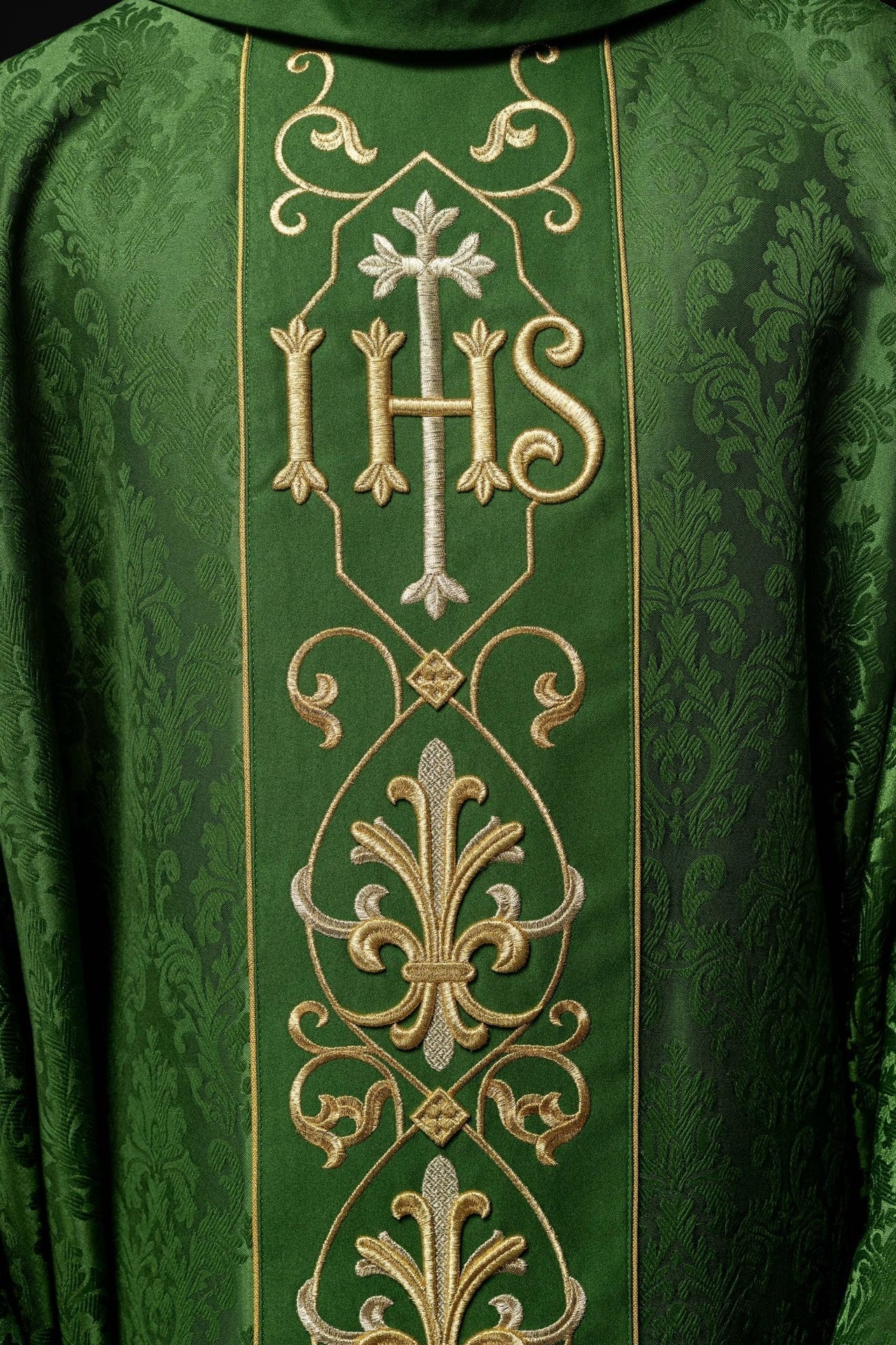 Ornat haftowany IHS Zielony Ozdobna Tkanina