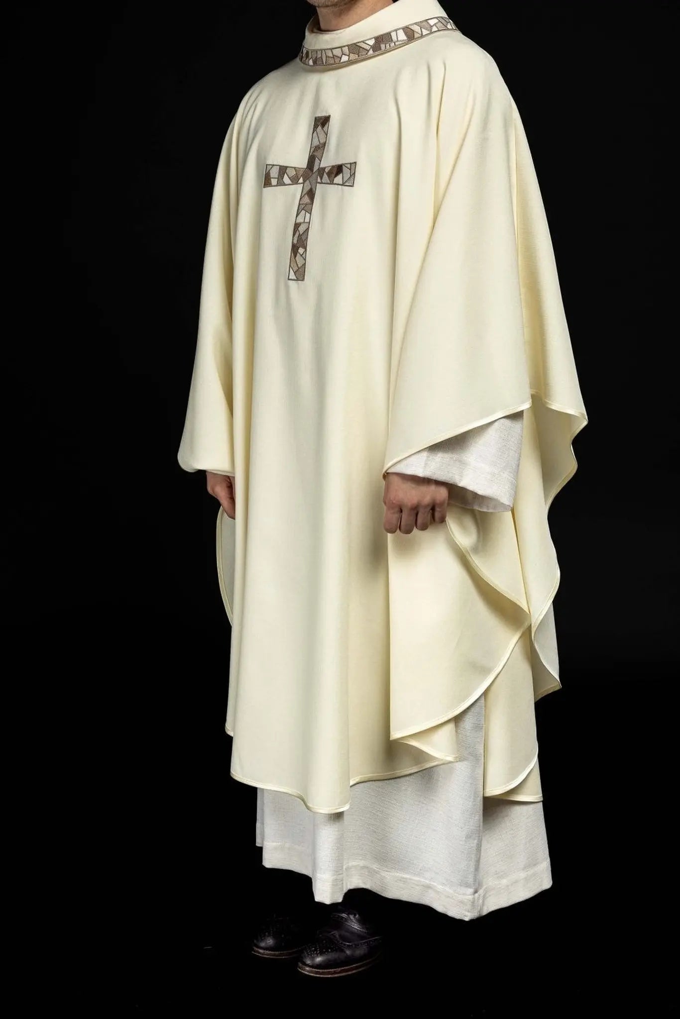 Embroidered cross ecru chasuble