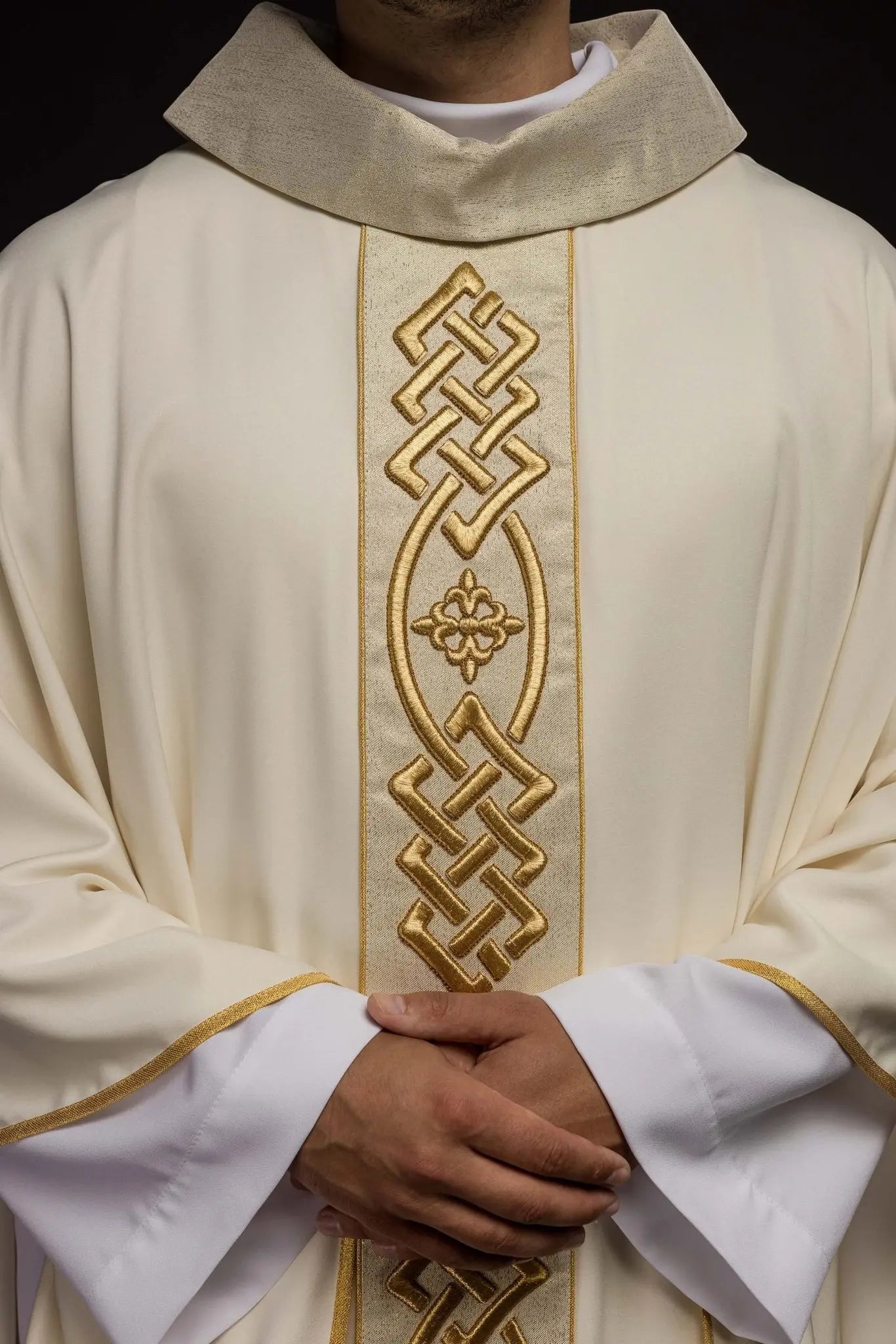 Embroidered cross ecru chasuble