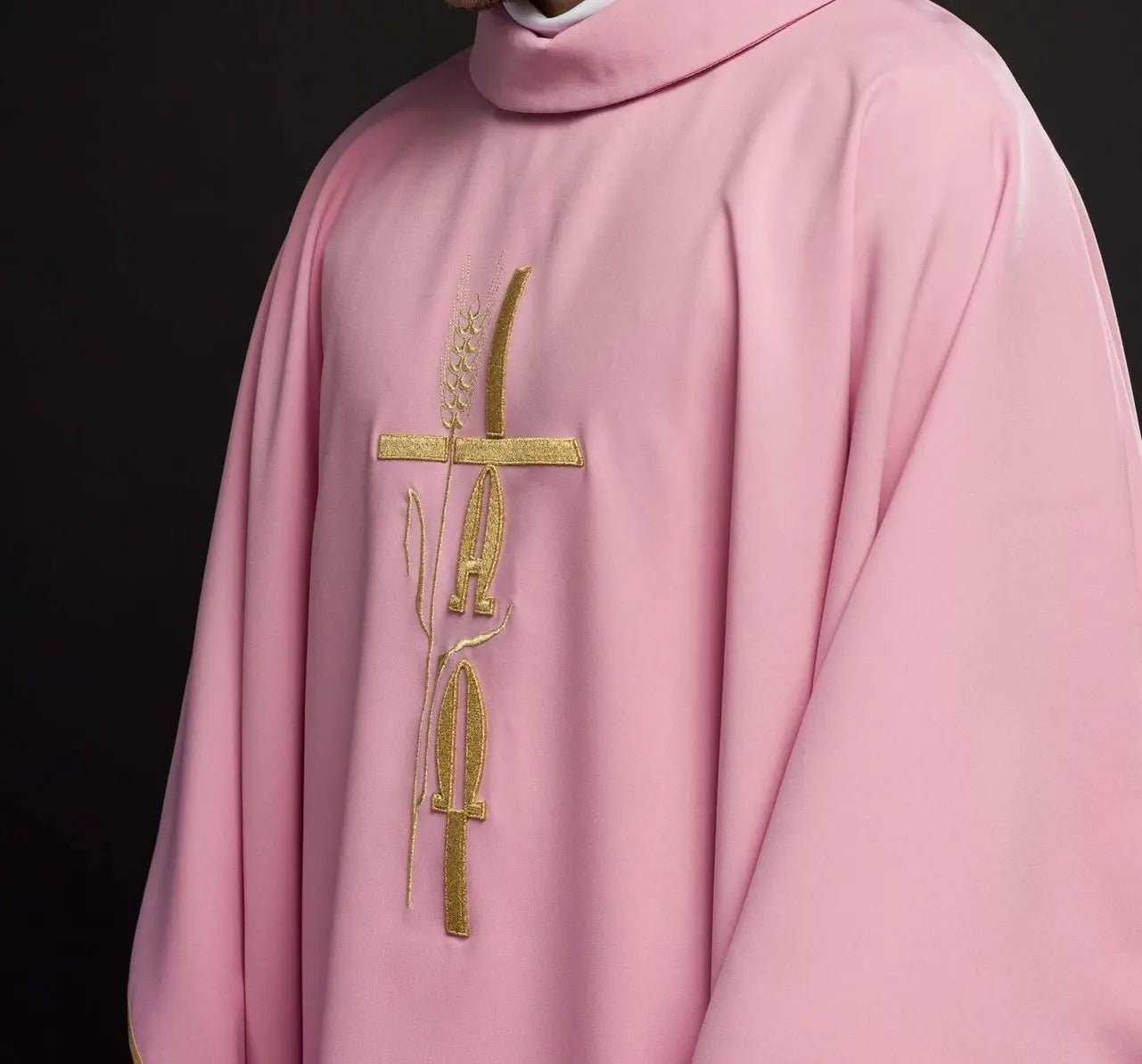 Embroidered chasuble Cross and IHS Pink