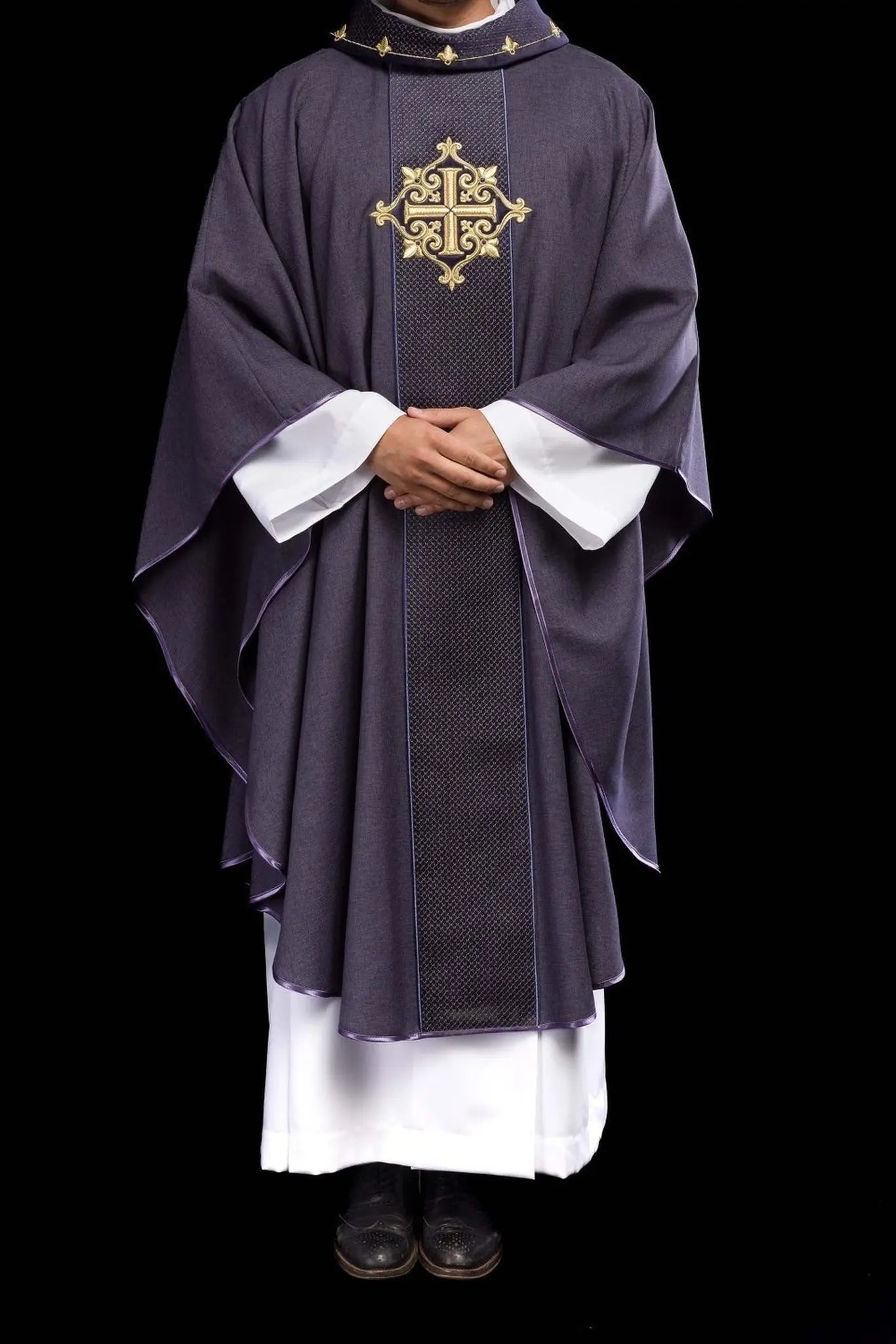 Chasuble embroidered on velvet with the symbol of the Purple Cross
