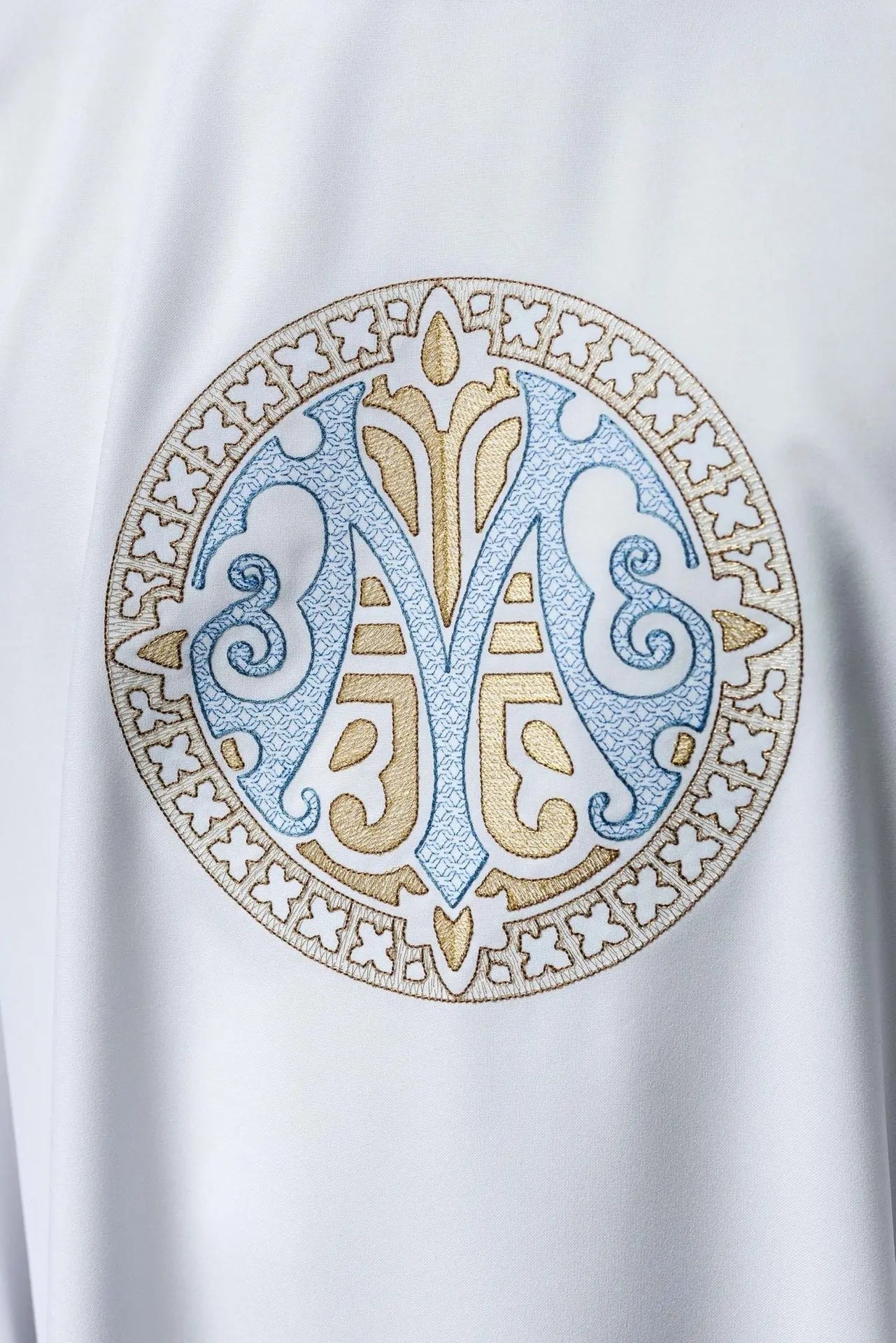 Casula mariana Bordada – Branco