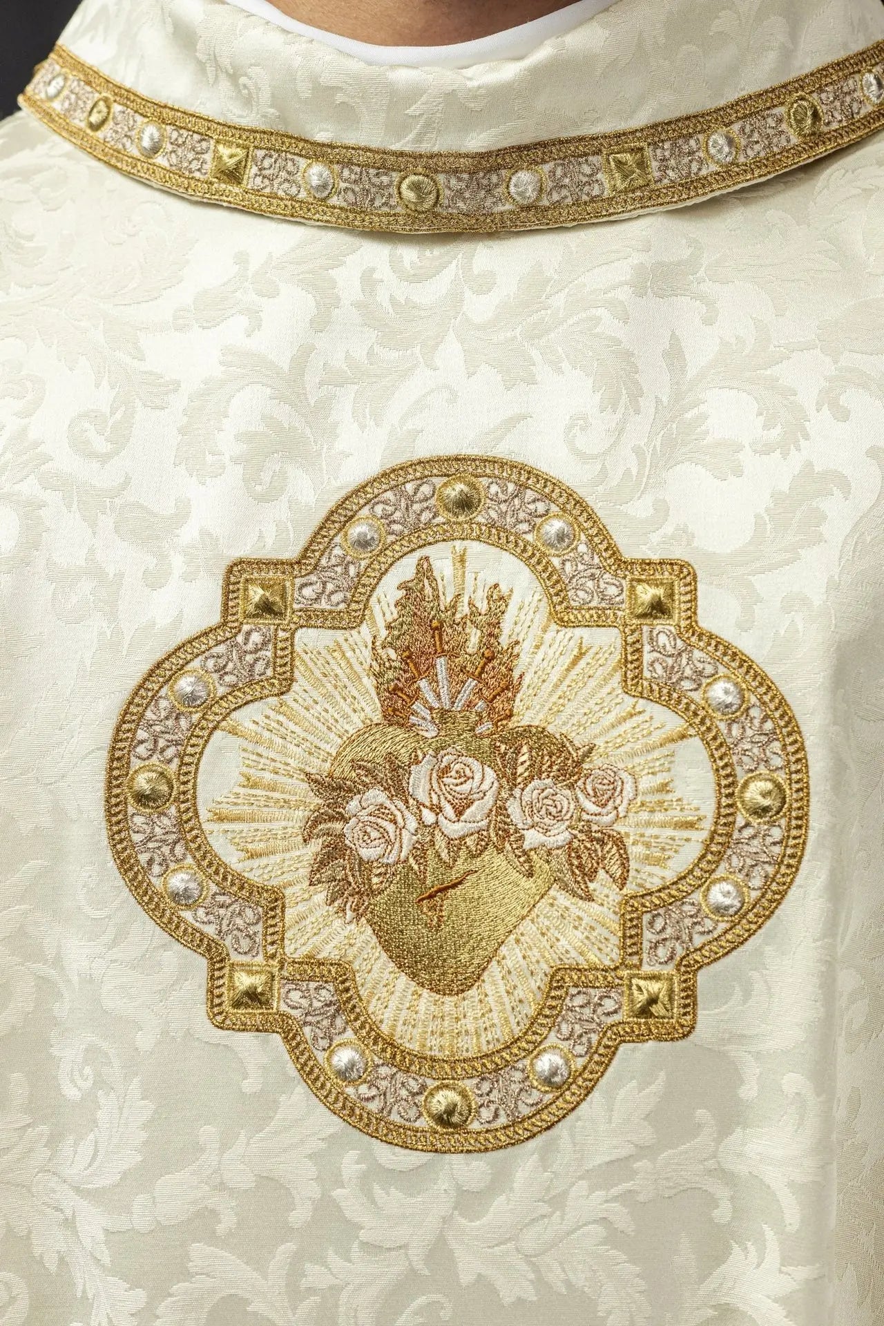 Embroidered Chasuble with the Heart of Mary Motif on Jacquard Fabric