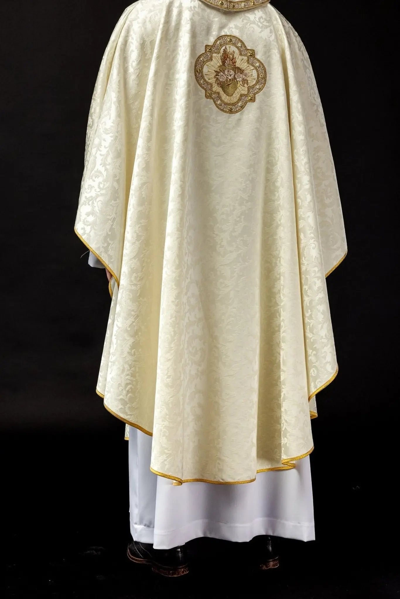 Embroidered Chasuble with the Heart of Mary Motif on Jacquard Fabric
