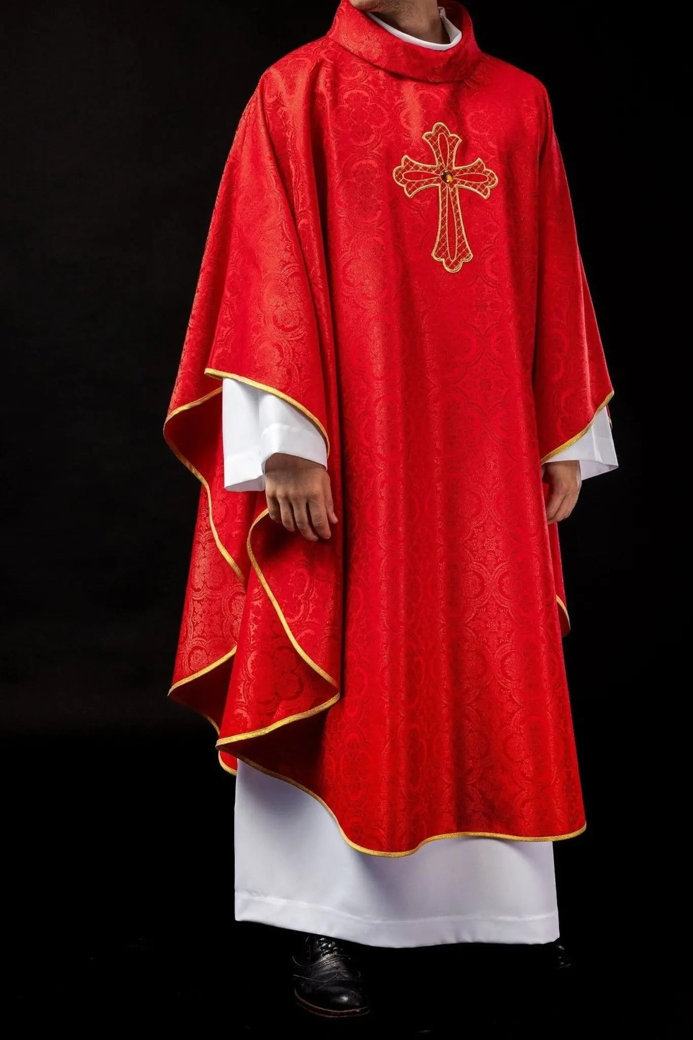 Embroidered chasuble with symbol of the cross Red