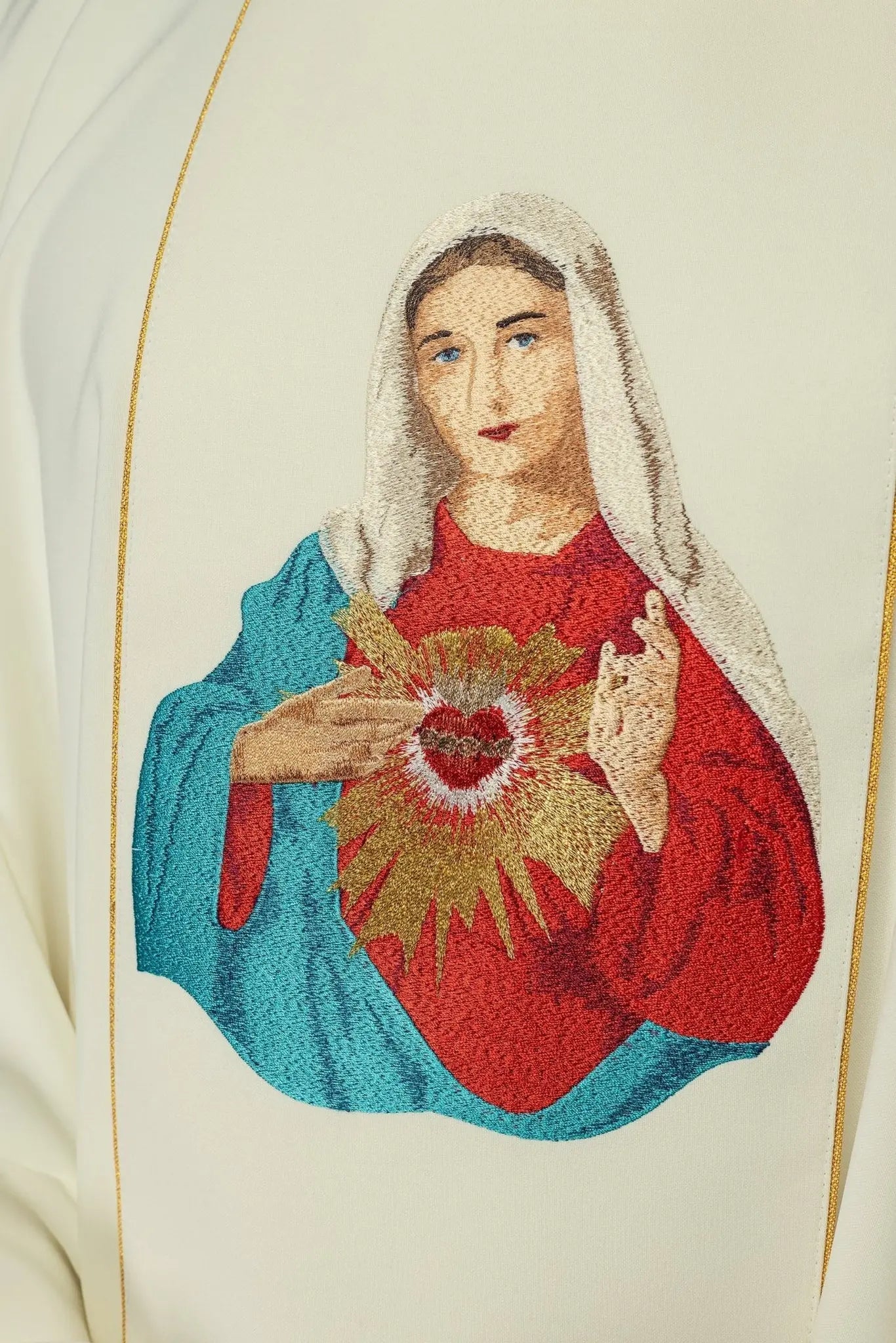 Embroidered chasuble with an image of the Heart of Mary