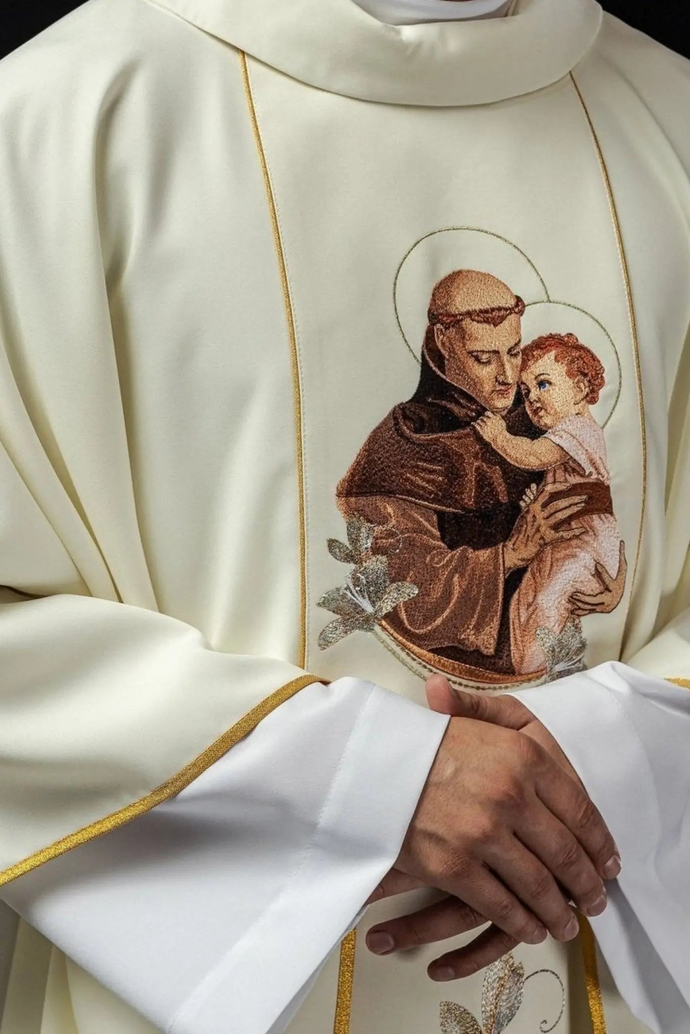 Embroidered chasuble with the image of Saint Anthony