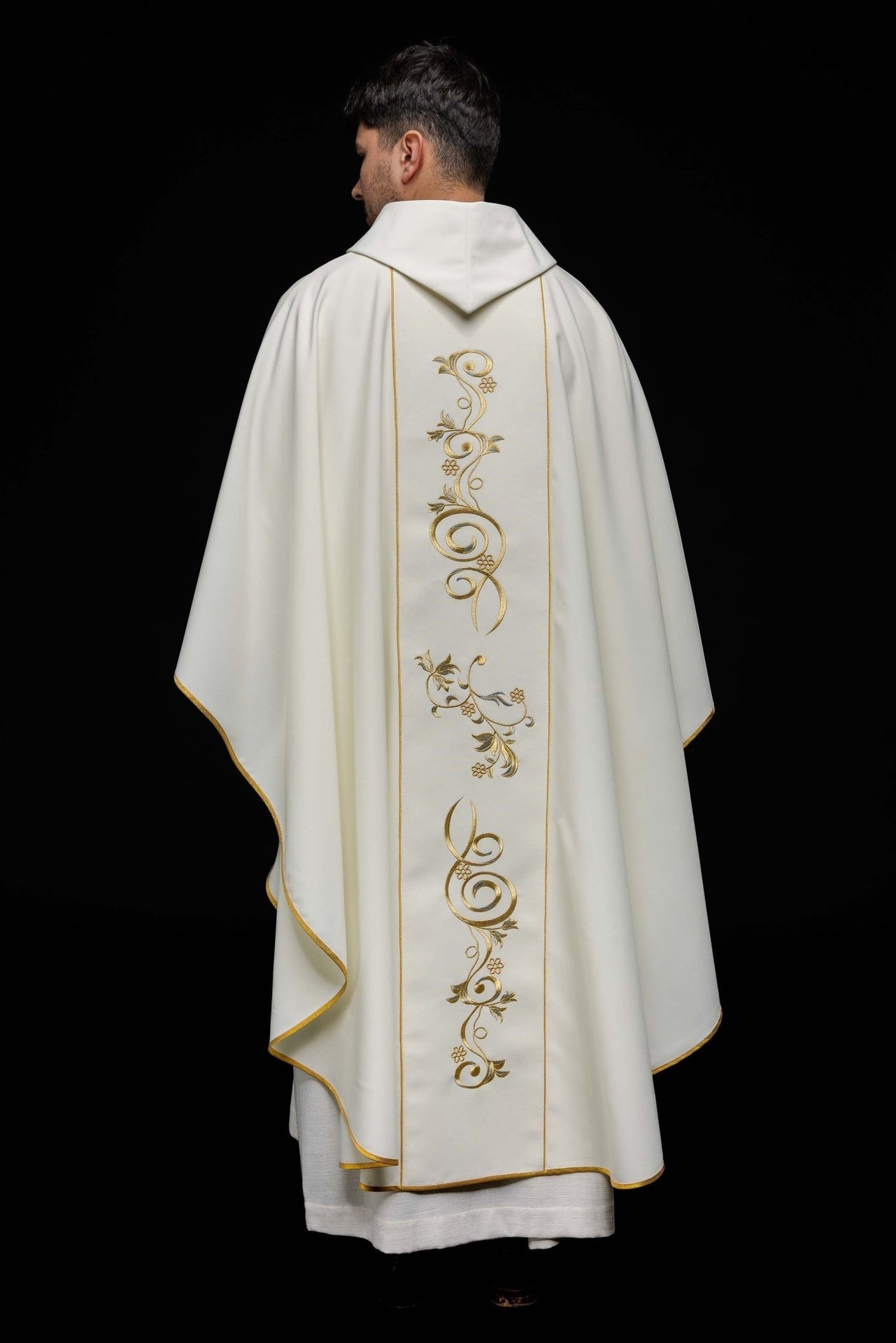 Ornat haftowany z wizerunkiem Trójcy Świętej