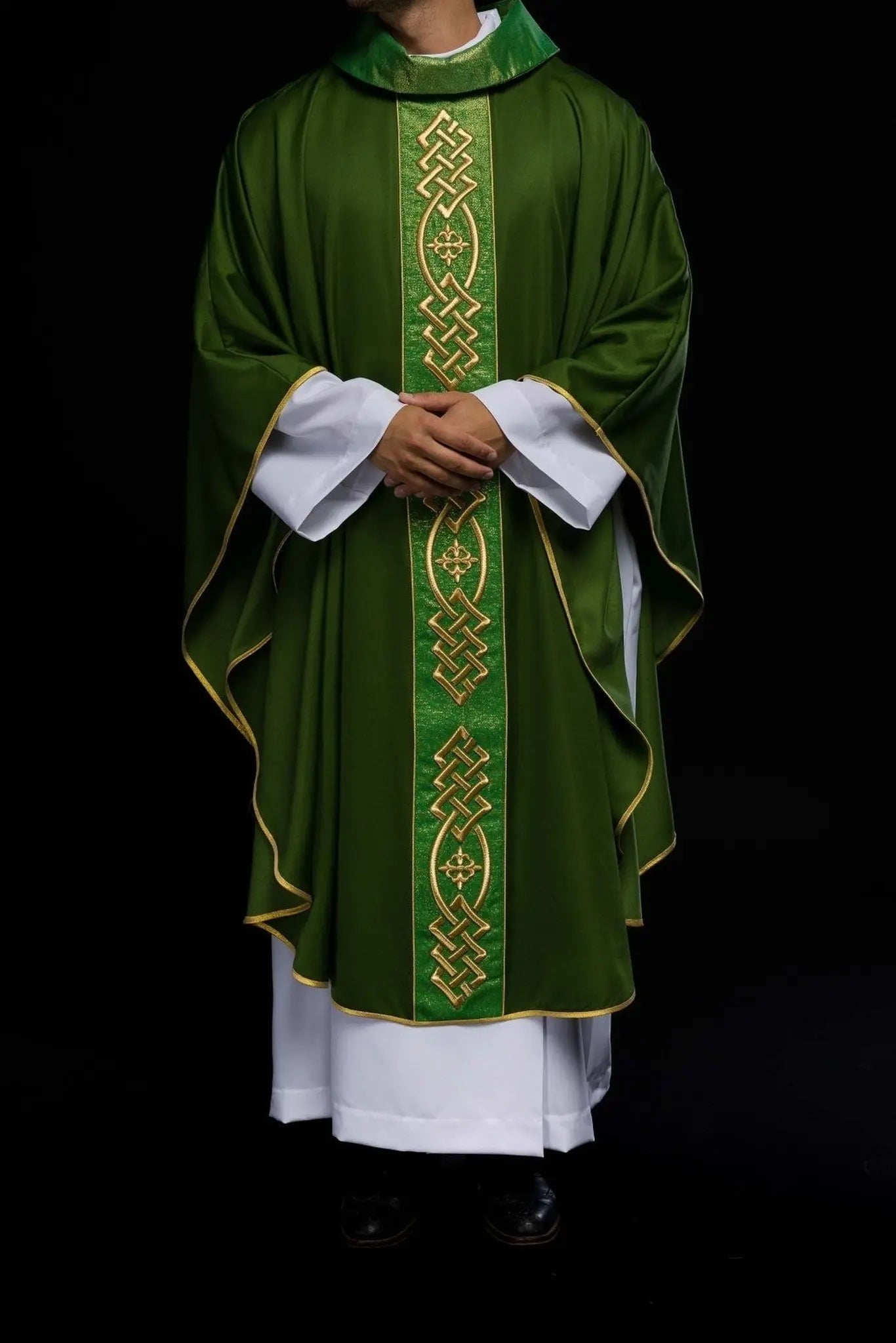 Embroidered chasuble Green Decorative Belt with Crosses
