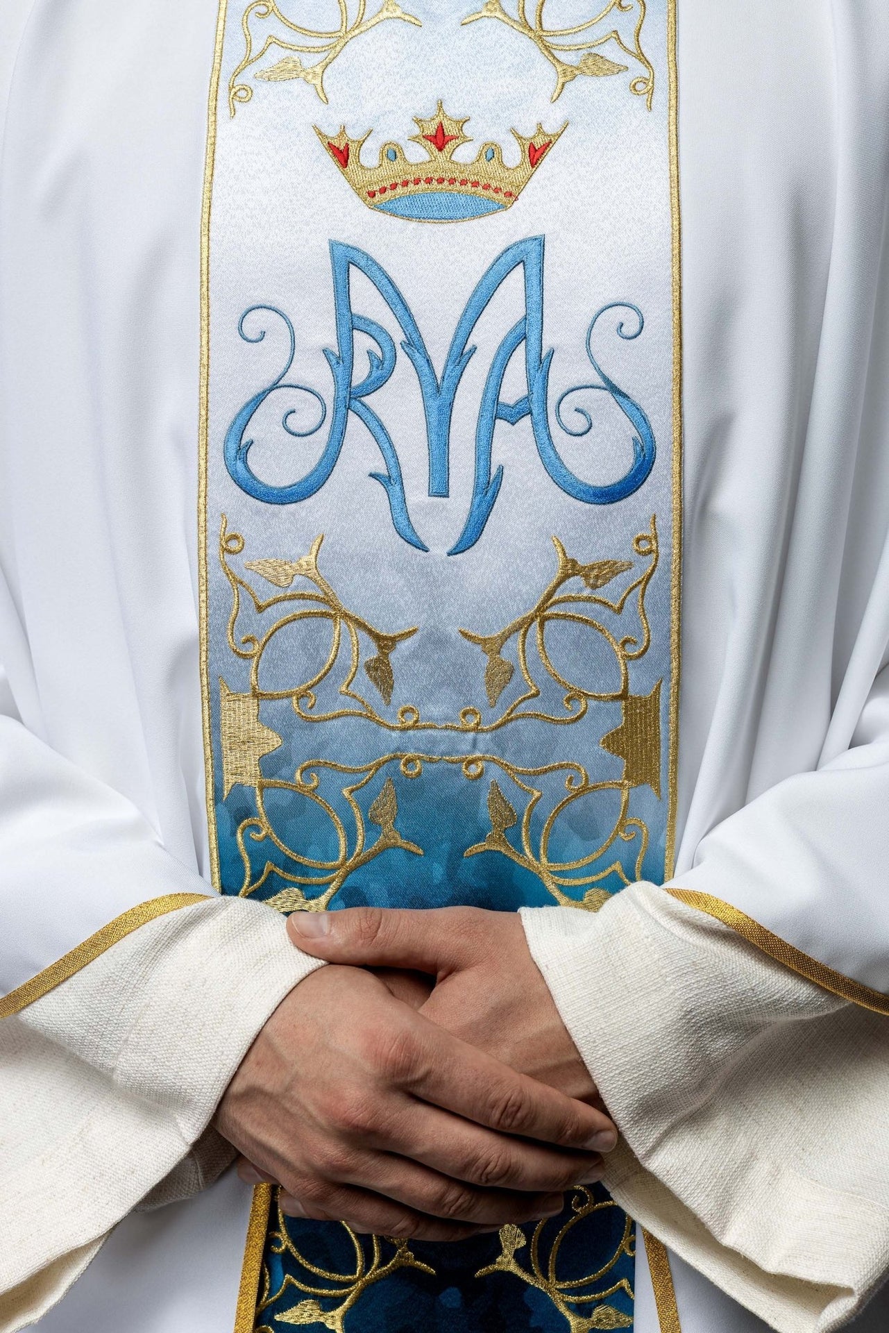 Ornat liturgiczny Maryjny z pasem haftowanym i sublimowanym