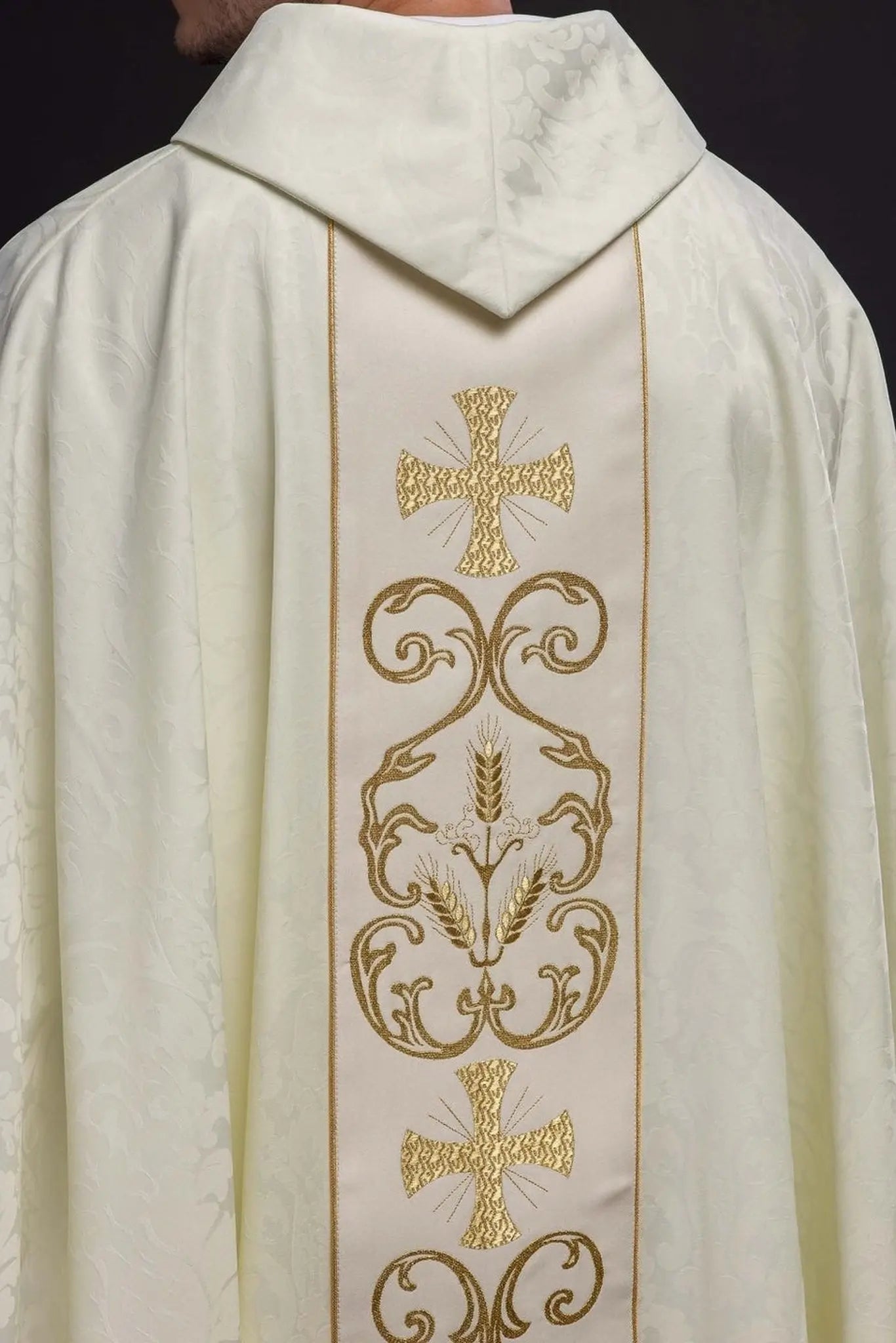 Liturgical chasuble with decorated belt